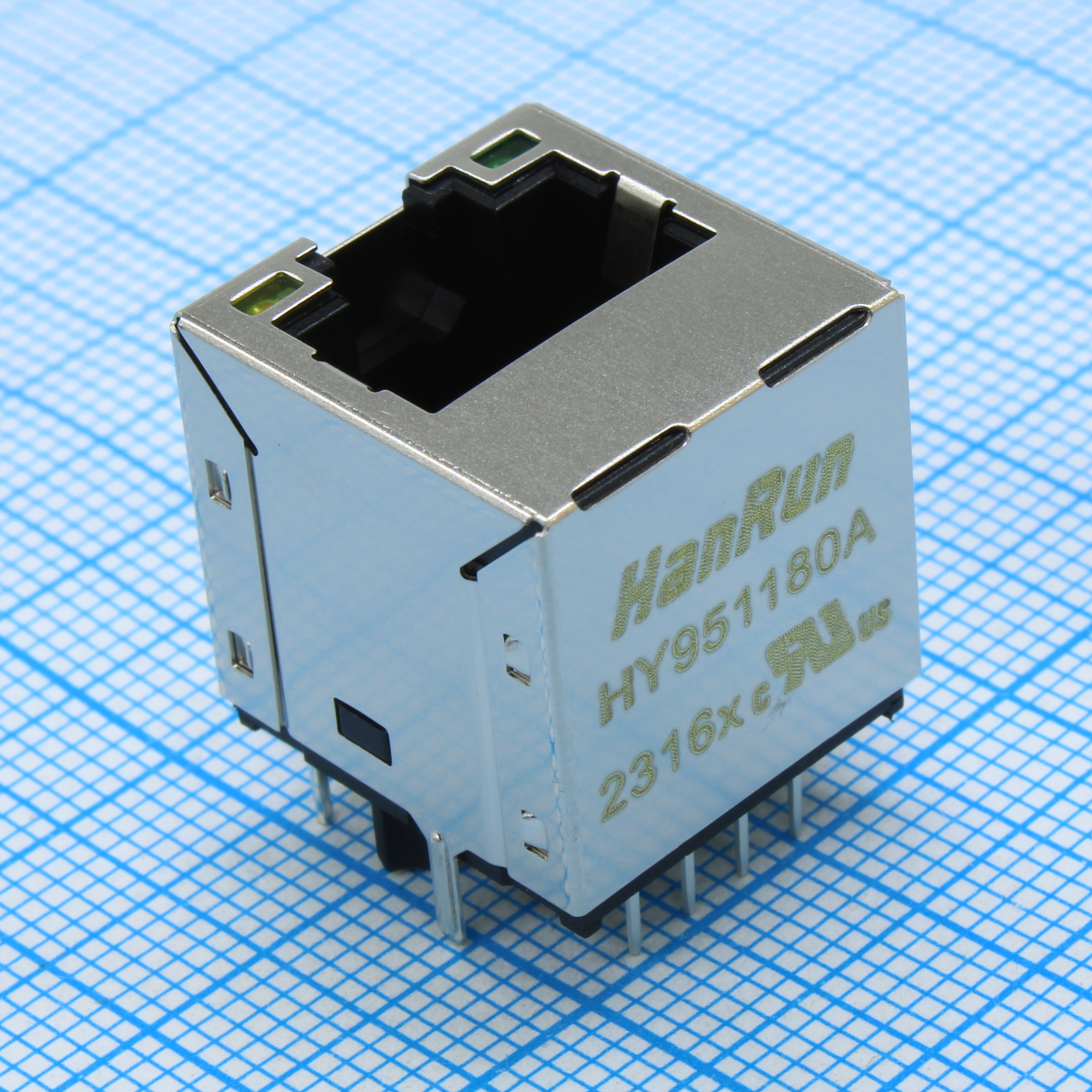 HY951180A - Разъем RJ-45 (гнездо) угловой c индикацией на плату