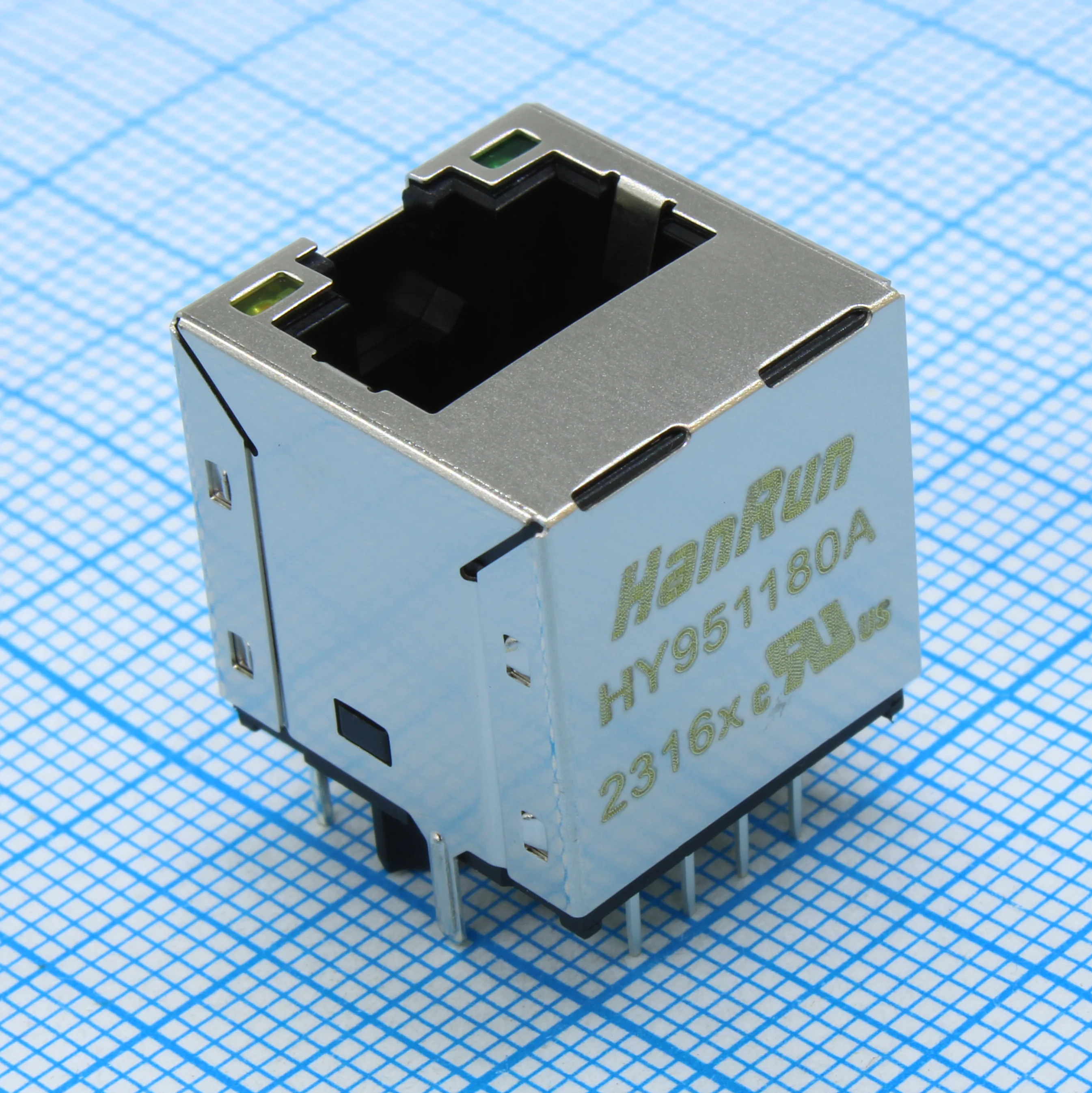HY951180A - Разъем RJ-45 (гнездо) угловой c индикацией на плату