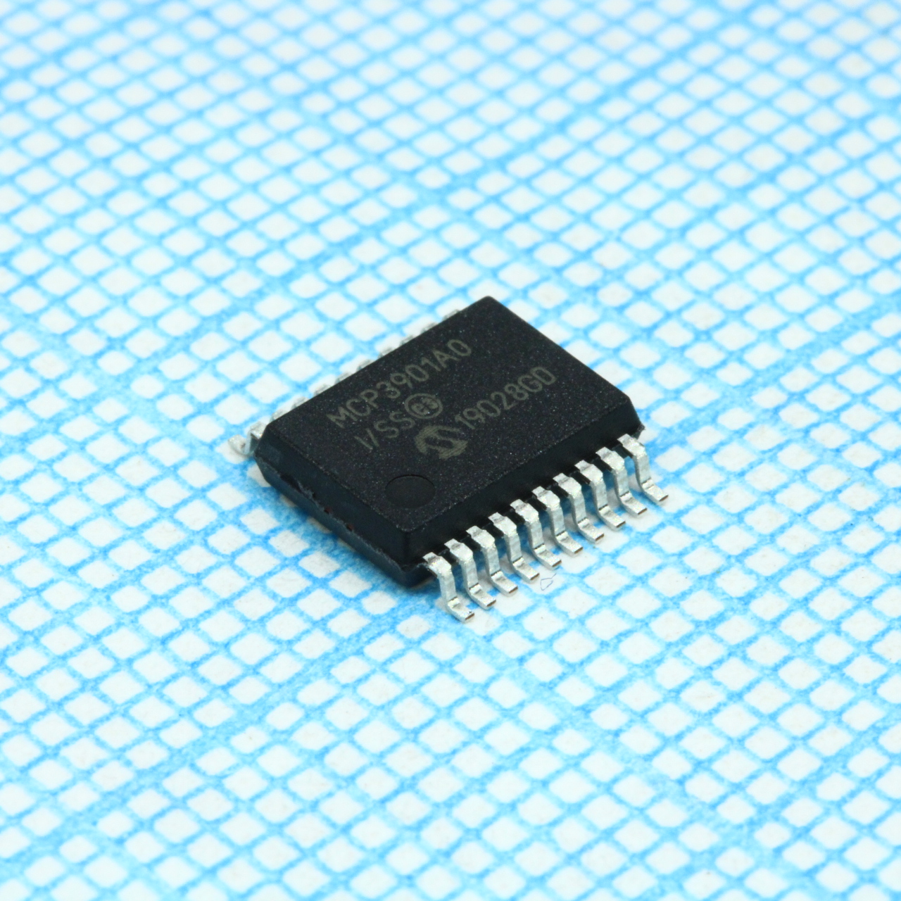 MCP3901A0T-I/SS - Аналоговый входной интерфейс 24-бит 64кБ/сек 20-SSOP