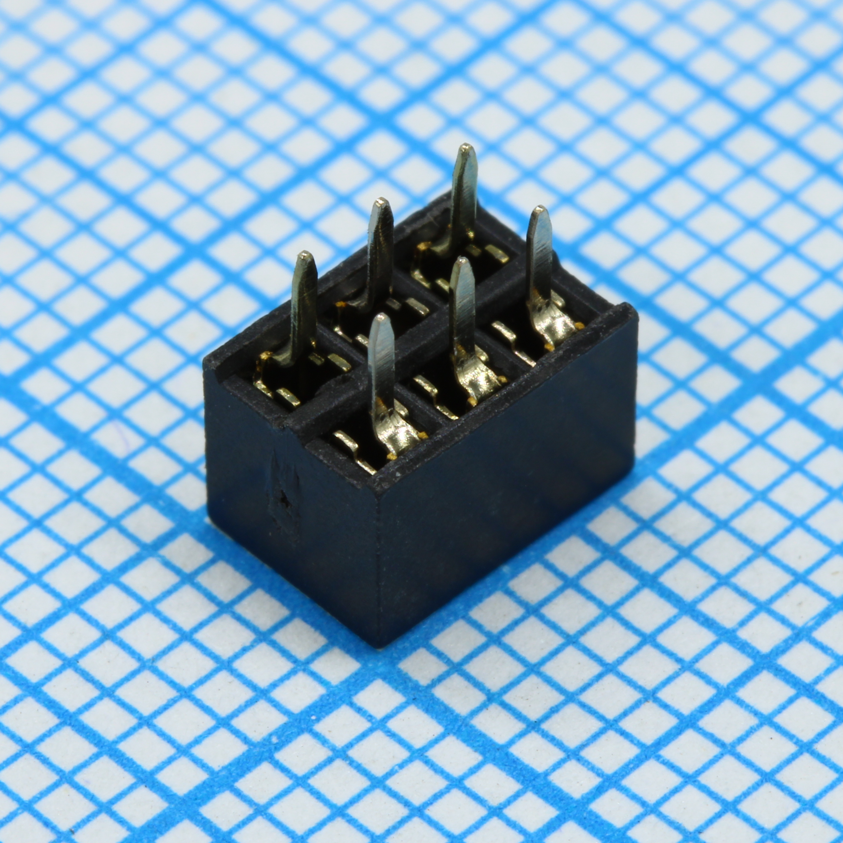 DS1026-05-2X3S8BV - Гнездо на плату 2x3 конт., шаг 2.00мм, высота 4.3мм, позолоч.