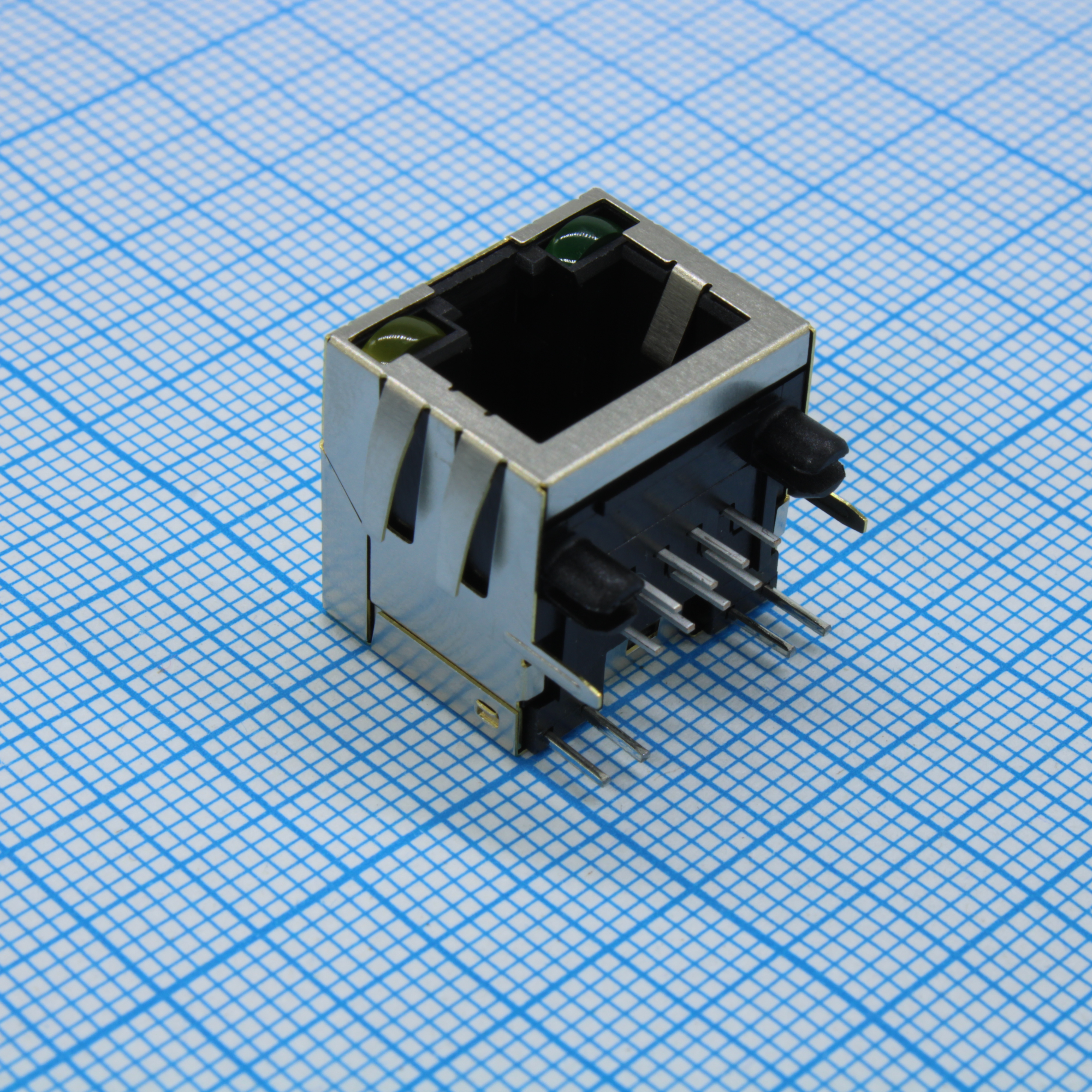 TJ18-L8P8C-4 - Разъем RJ-45 (гнездо) угловой c индикацией на плату