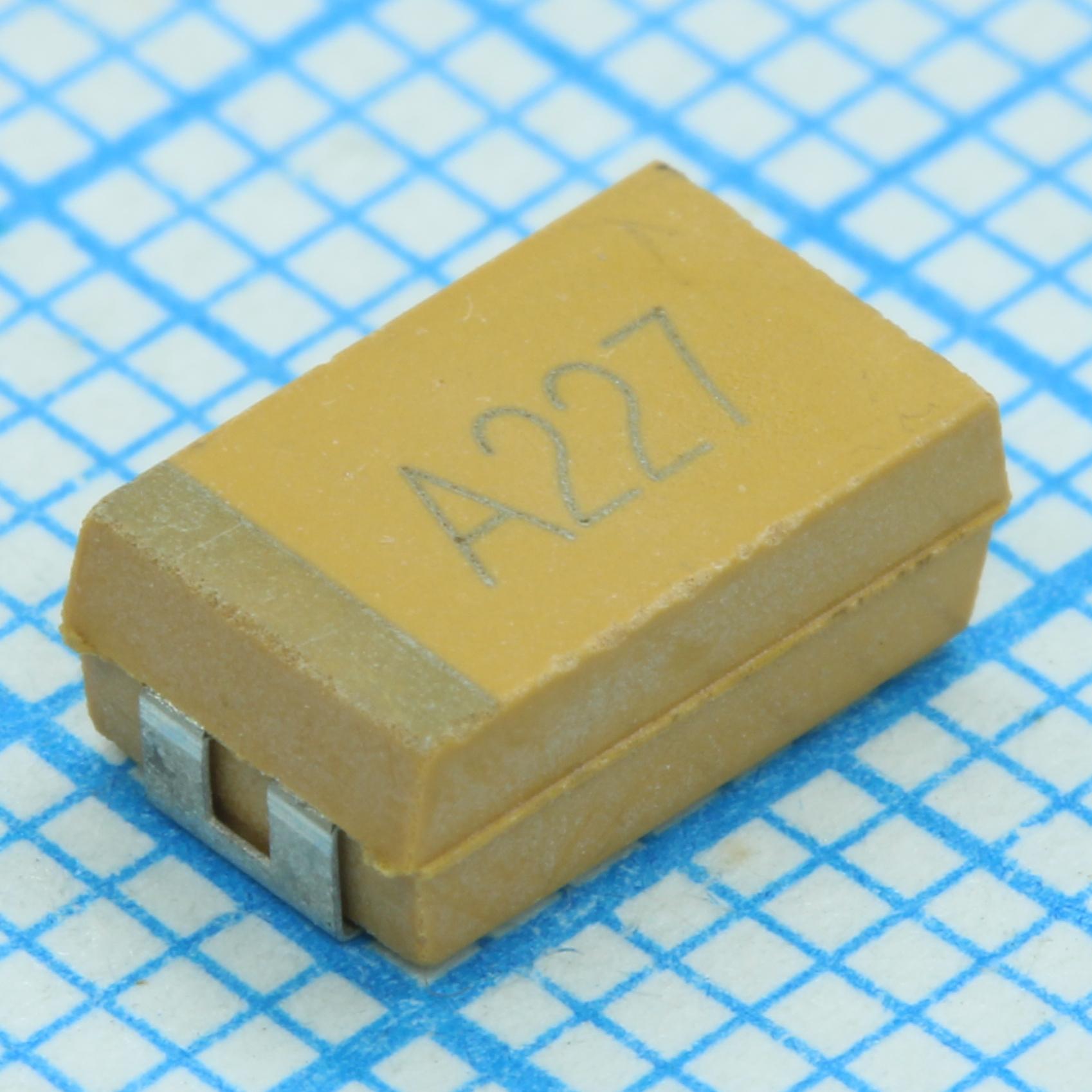 TS20001D220KDT000R - ЧИП-конденсатор танталовый 22мкФ ±10% 20В типоразмер D (7.3 X 4.3 X 2.8мм) 125С лента на катушке