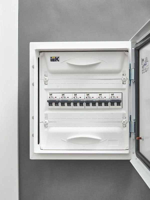 Выключатель автоматический модульный 2п C 6А M06N ARMAT IEK AR-M06N-2-C006
