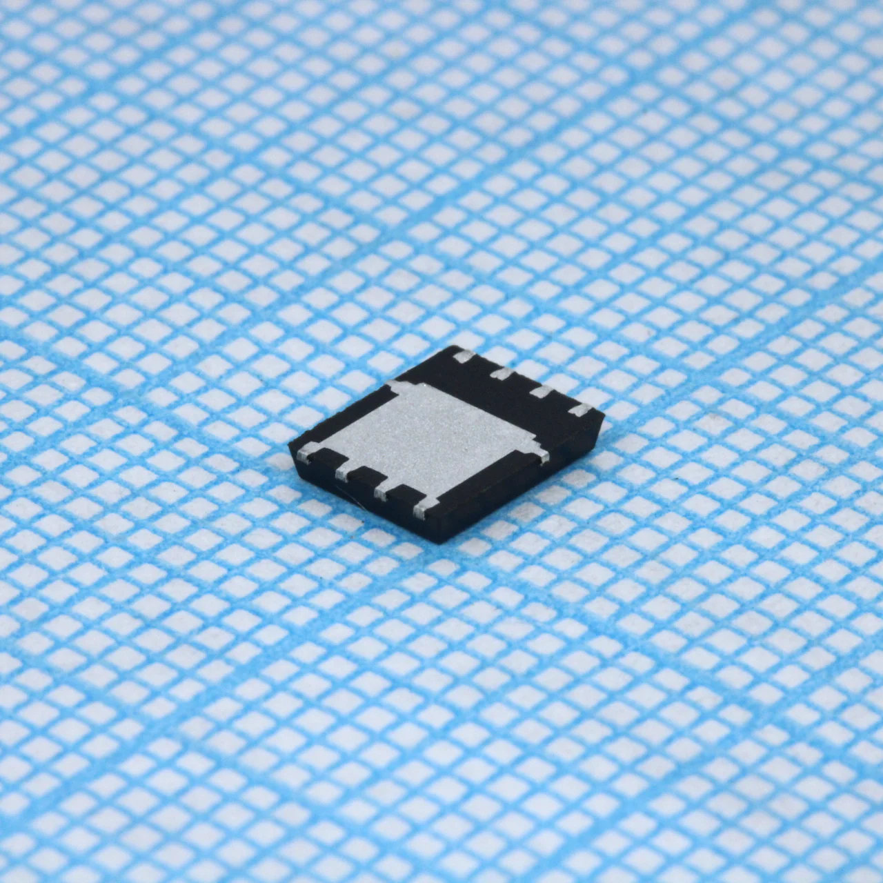 IRFH5300TRPBF - Транзистор полевой MOSFET N-канальный 30В 40A 8-Pin PQFN EP лента на катушке
