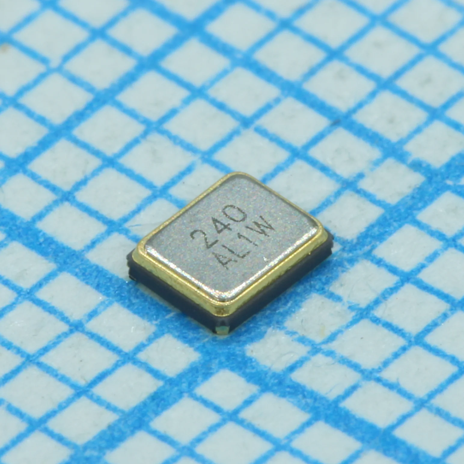 ABM10-166-12.000MHZ-T3 - Резонатор кварцевый низкопрофильный 12МГц, ±10ppm, Cшунт = 8пФ