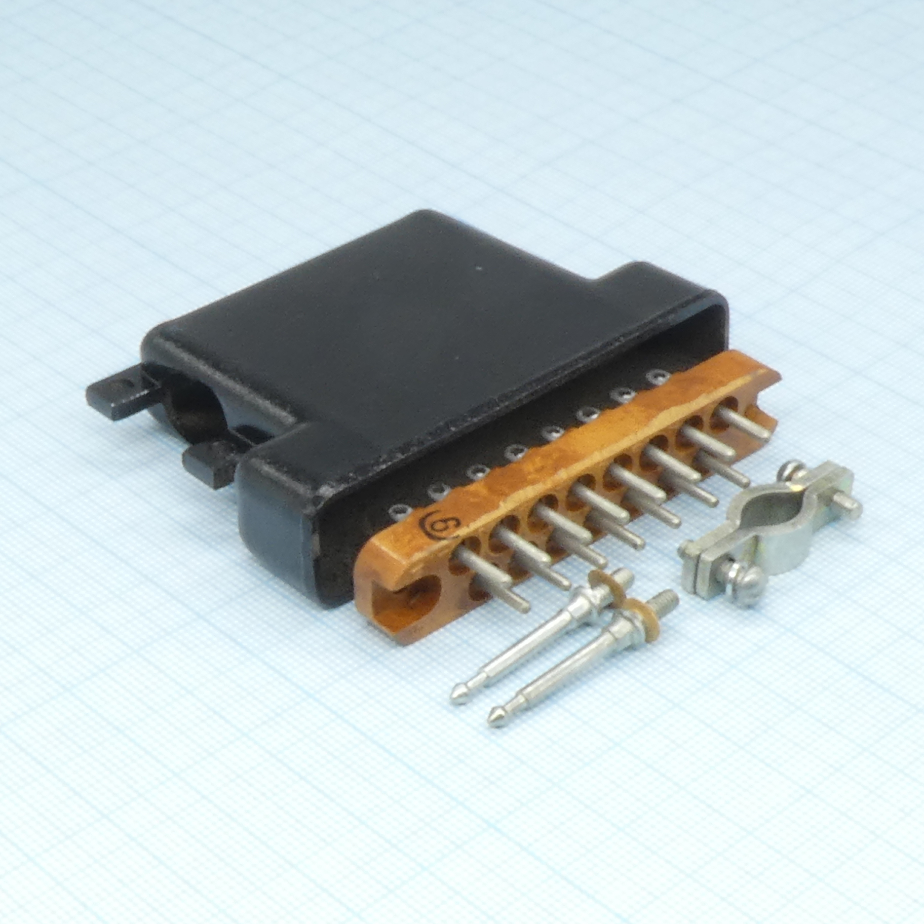 РП10-15 ЛУ-О вилка с/к - Соединитель  низкочастотный, прямоугольный, внутреннего монтажа угловой