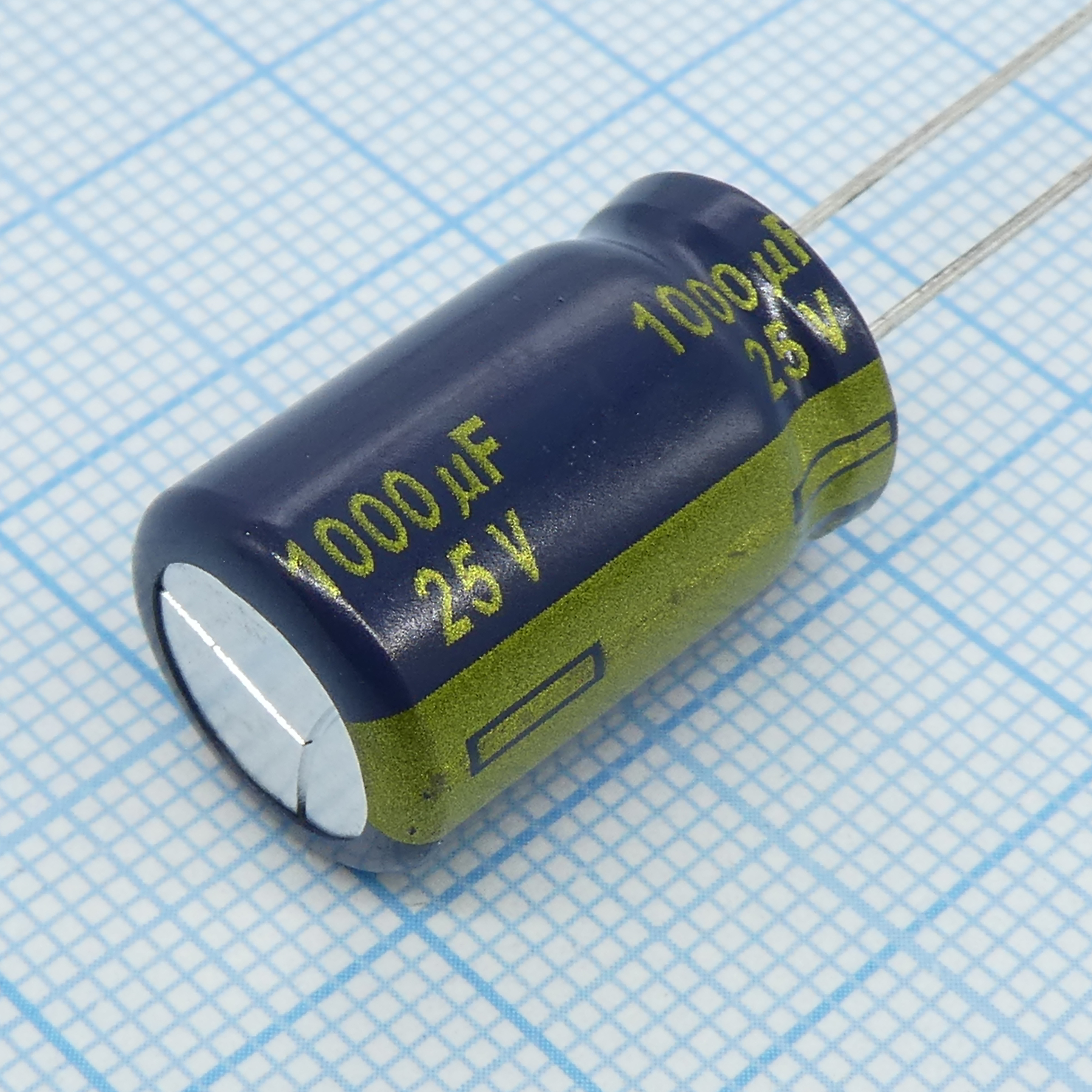 EEUFC1E102 - Конденсатор радиальный алюминиевый 25В 1000мкФ 12.5*20 105°C