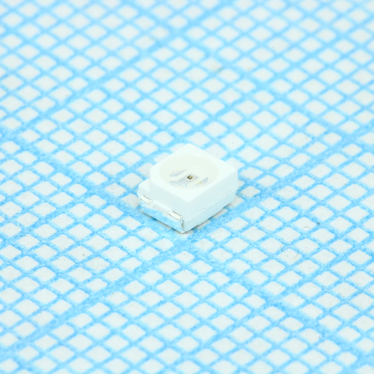 LHRF9553/TR1-B01 - Светодиод smd 3,5х2,8мм/красный/628нм/110-230мкд/прозрачный/120°