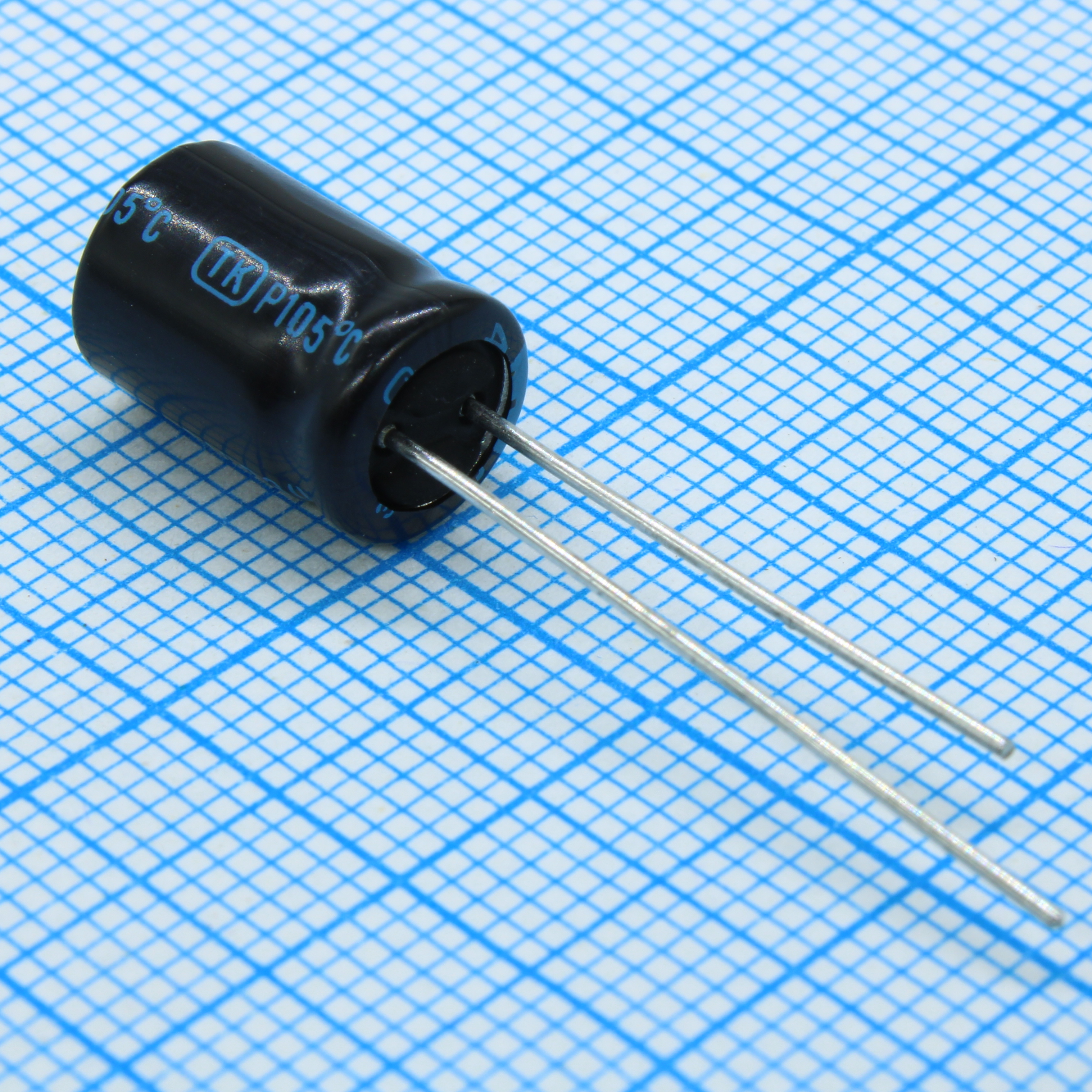 JTK477M016S1GMG11L - Конденсатор алюминиевый электролитический 470мкФ 16В  ±20% (8 х 11мм) радиальные выводы 3.5мм 370мА 2000час 105°С россыпь