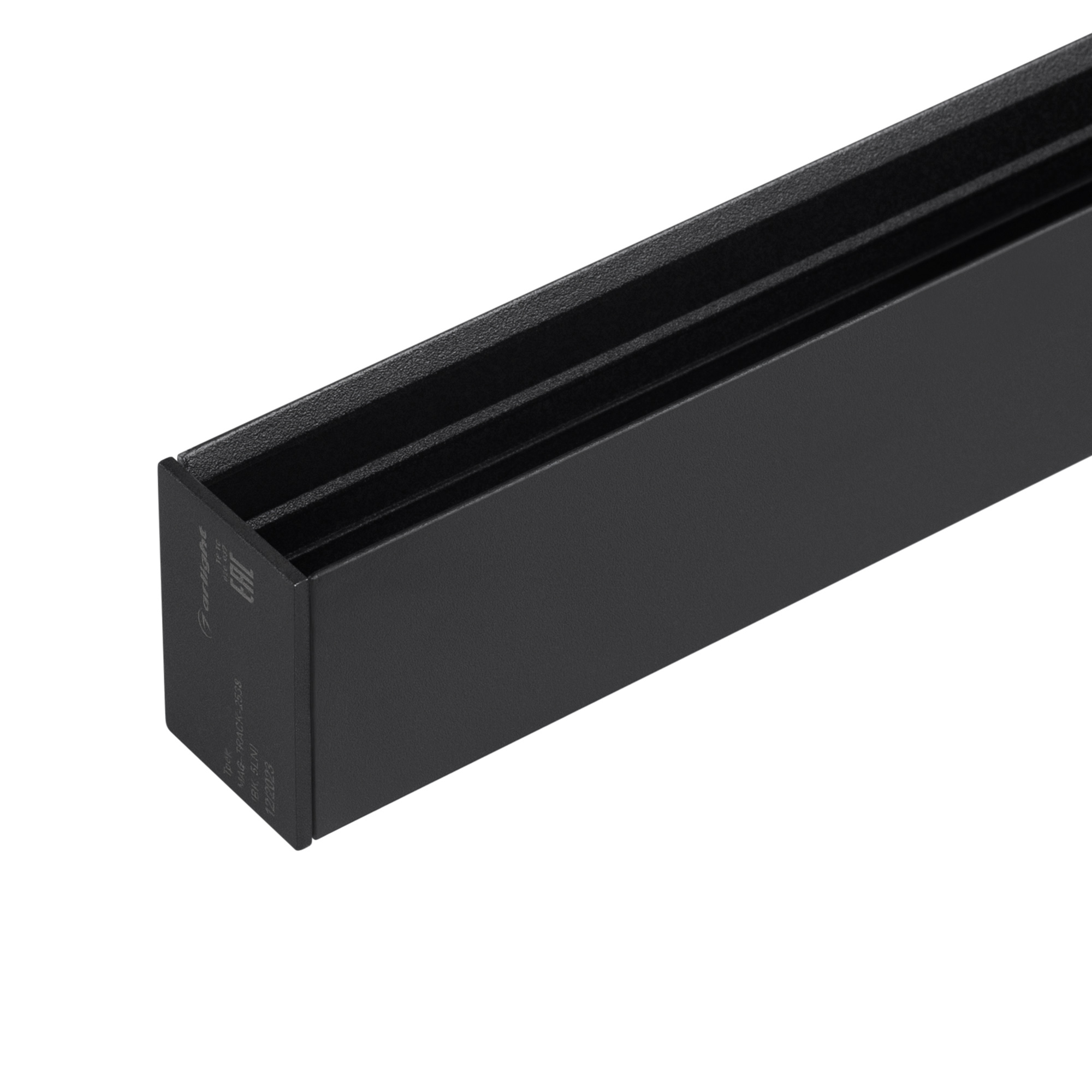 Трек MAG-TRACK-2538-1000 (BK, 5LN) 045997 - Подвесной, накладной магнитный трек, длина 1000 мм. DC24V, позволяет диммировать светильники по протоколу DALI. Материал алюминий, цвет черный. Две заглушки в комплекте. Размер ДxШxВ: 1003x25x38 мм. Размер (с уч