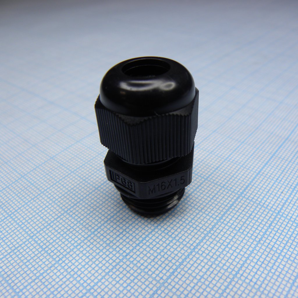 DDL-M16P (black) - Кабель ввод, крепление на панель, гайка для крепления на панель приобретается отдельно