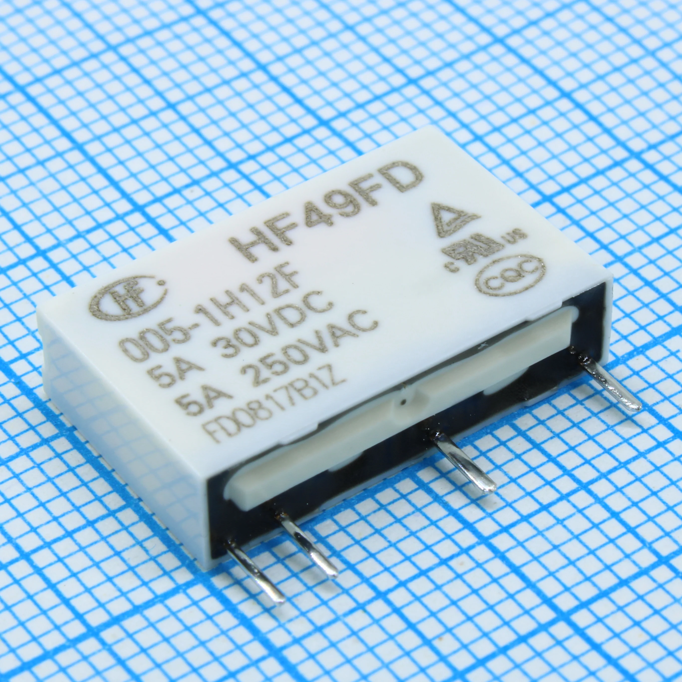 HF49FD/005-1H12F - Реле, Конфиг: 1A; Uкатушки: 5 В; AC-DC: DC; Pупр(max): 120 мВт; Iкомм: 3 А; 20.06x5x12.5; Монтаж: в отверстия на плату