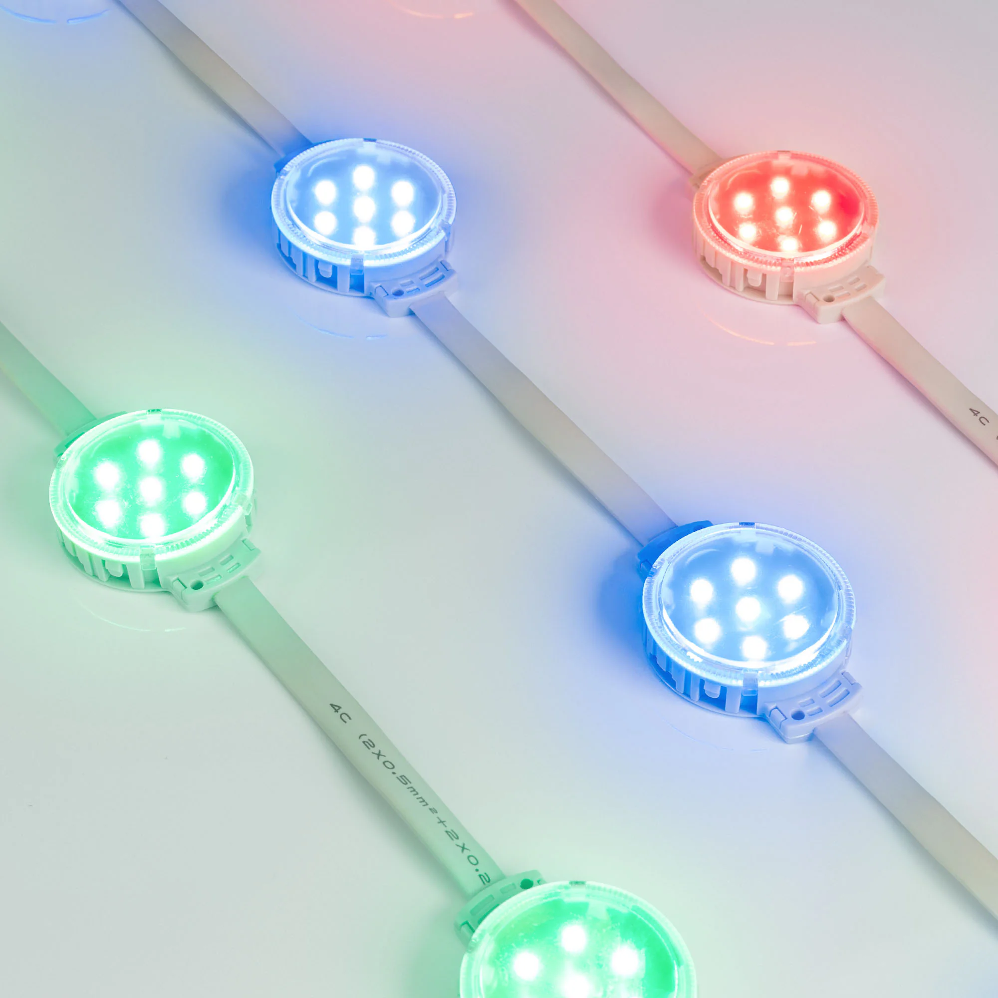 Модуль управляемый SPI-F7-D50 24V RGB-RAM-Auto (1.25W, IP68, 120 deg) 036826 - Управляемый светодиодный модуль SPI, RGB, микросхема MT26803, напряжение 24 В, мощность 1.25 Вт, 7 светодиодов SMD 3535, угол 120°. Создание медиафасадов, 30 шт на проводе, рас
