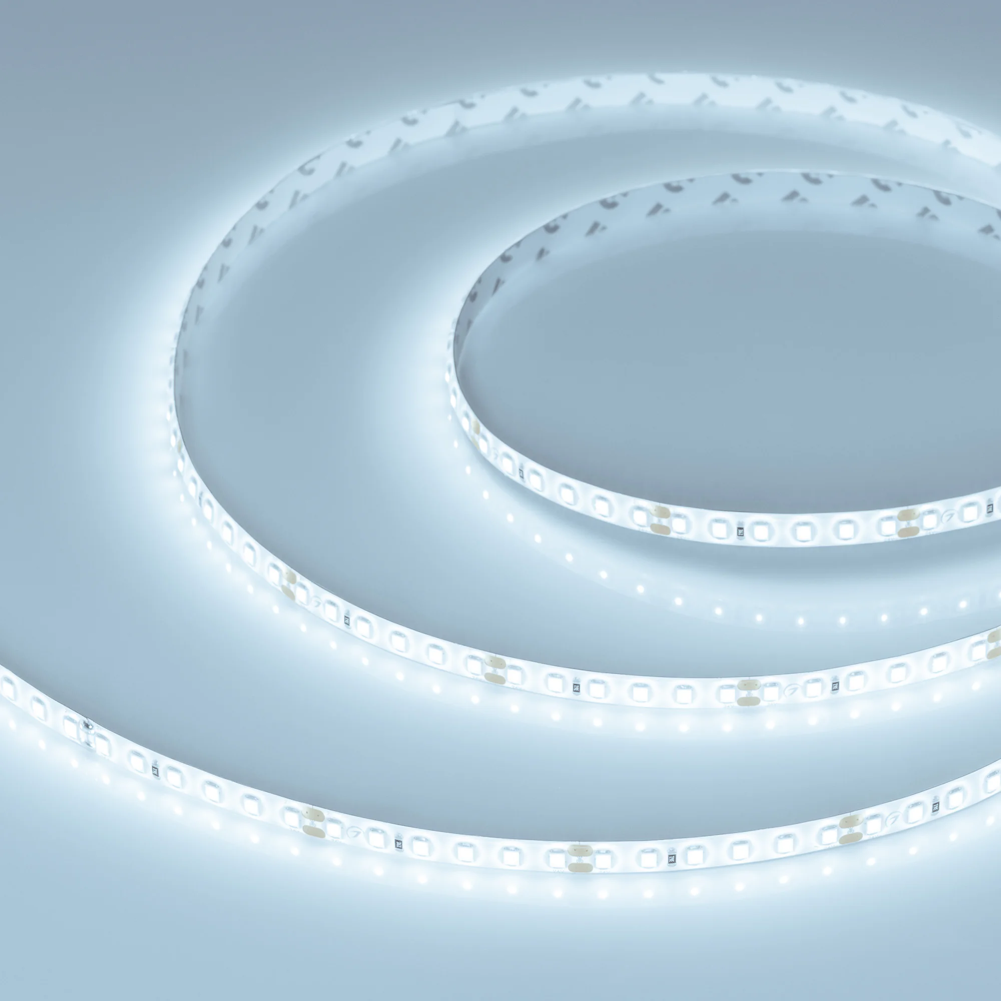 Лента герметичная RTW-SE-A120-8mm 24V Cool 10K (14.4 W/m, IP65, 2835, 5m) 020527(2) - Поставка под заказ от 600 м.Гибкая лента PRO, герметичная IP65 (силикон сверху), светодиоды smd 2835, 120шт/м (600шт на 5м), скотч 3М. Цвет ХОЛОДНЫЙ 8000-12000K. Питание