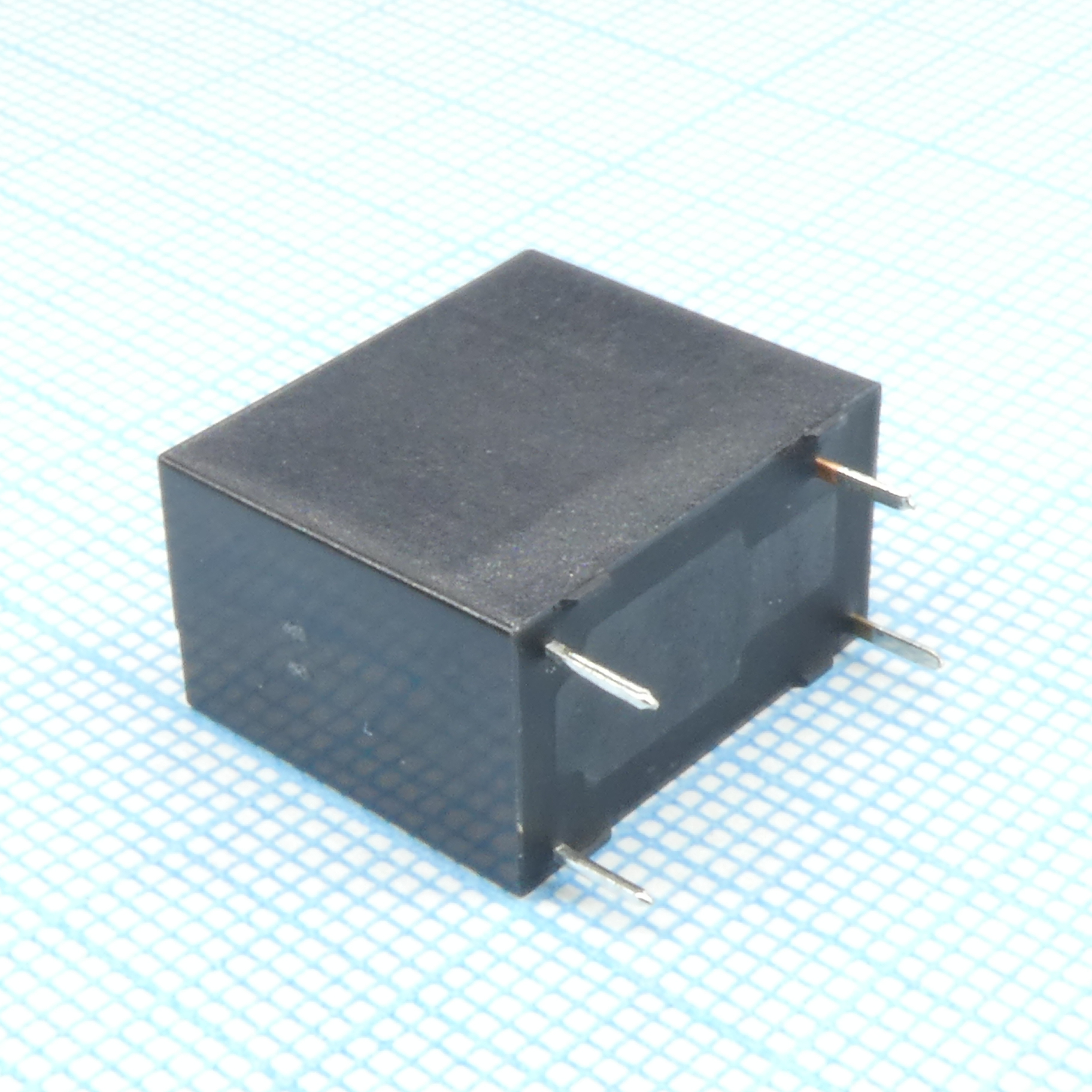 HF32F-G/005-HST - Реле силовое, 10А SPST (одна контактная группа на замыкание) катушка 5В