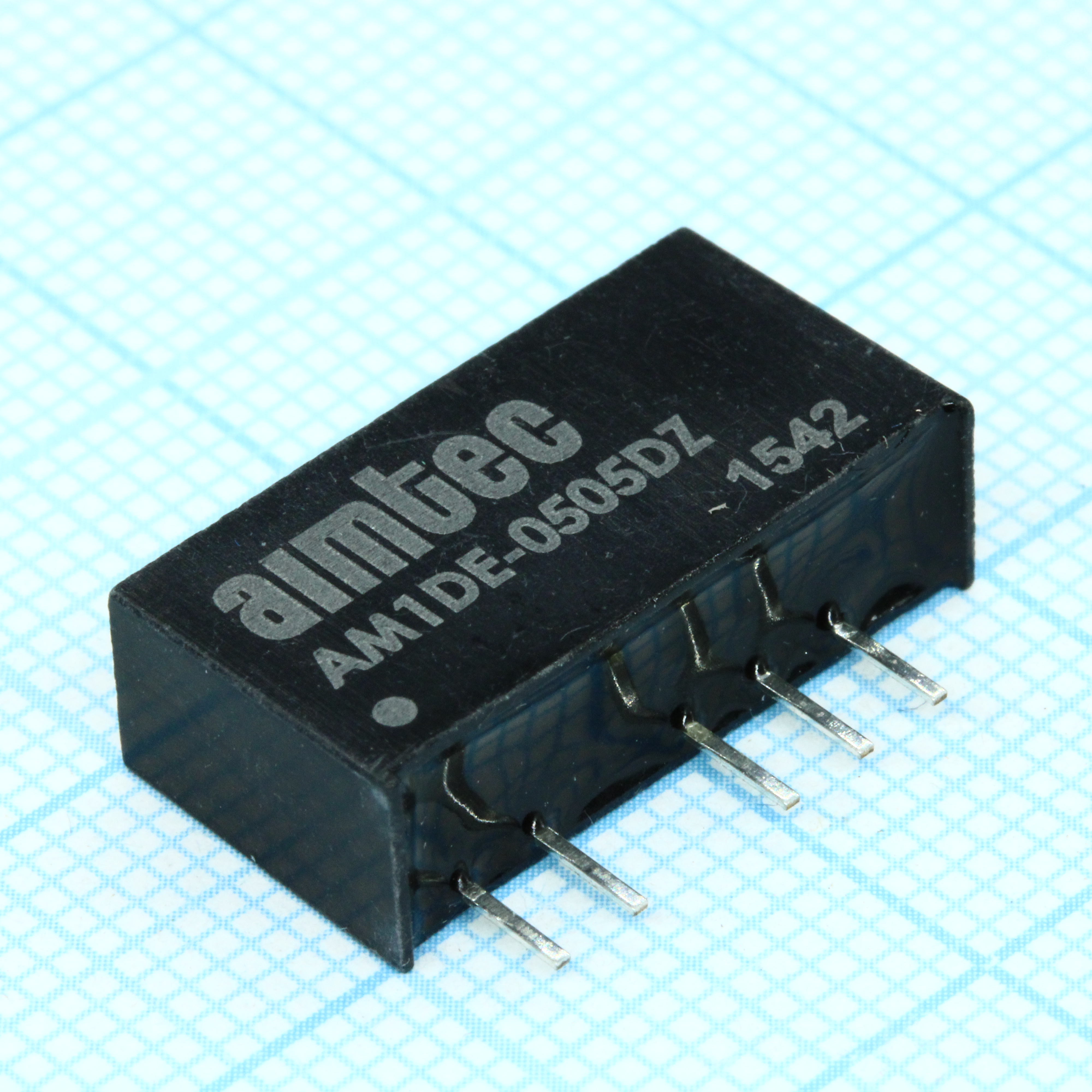 AM1DE-0505DZ - DC/DC, 1Вт, вход 4.5…5.5В, выход ±5В/±0.1А, изоляция 1500В DC, КПД 80%, максимальная емкостная нагрузка не более ±100мкФ, SIP7, 19.5x6x10мм, -40…105°C, пластик