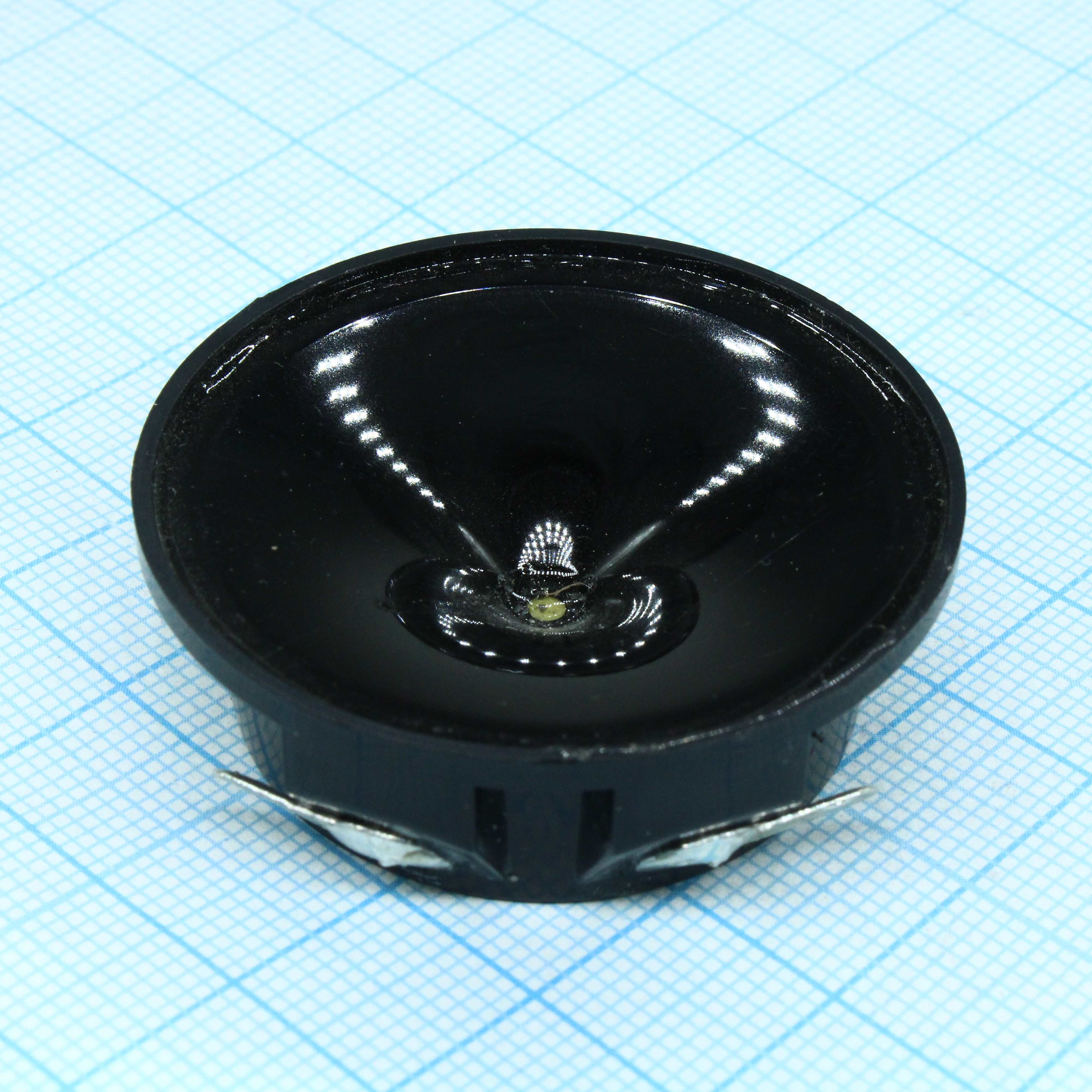 W-06 - 90db/2.83v/4...50kHz  d=41