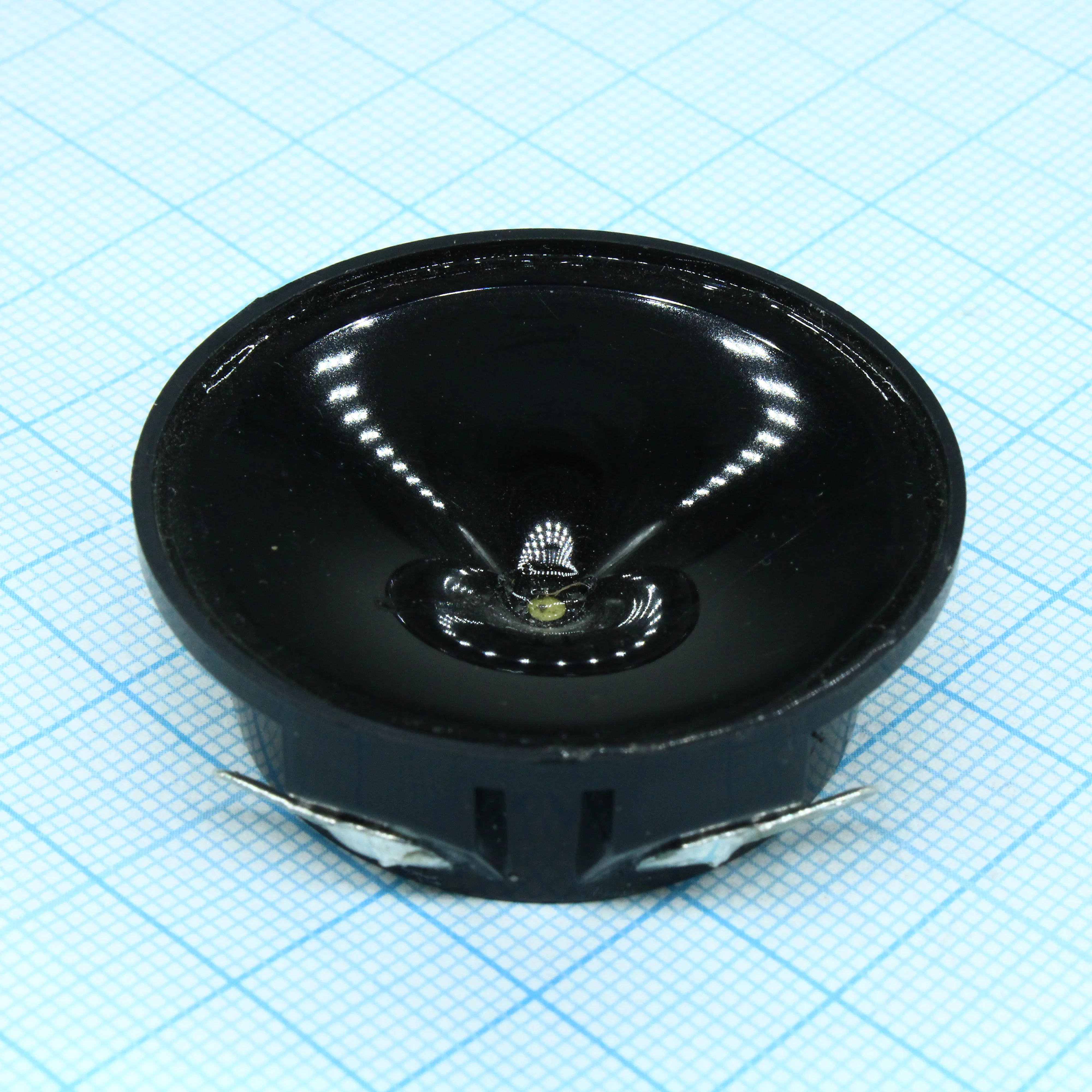 W-06 - 90db/2.83v/4...50kHz  d=41
