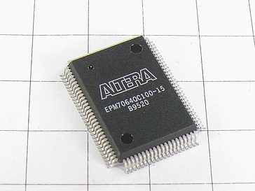 Микросхема EPM7064QC100-15