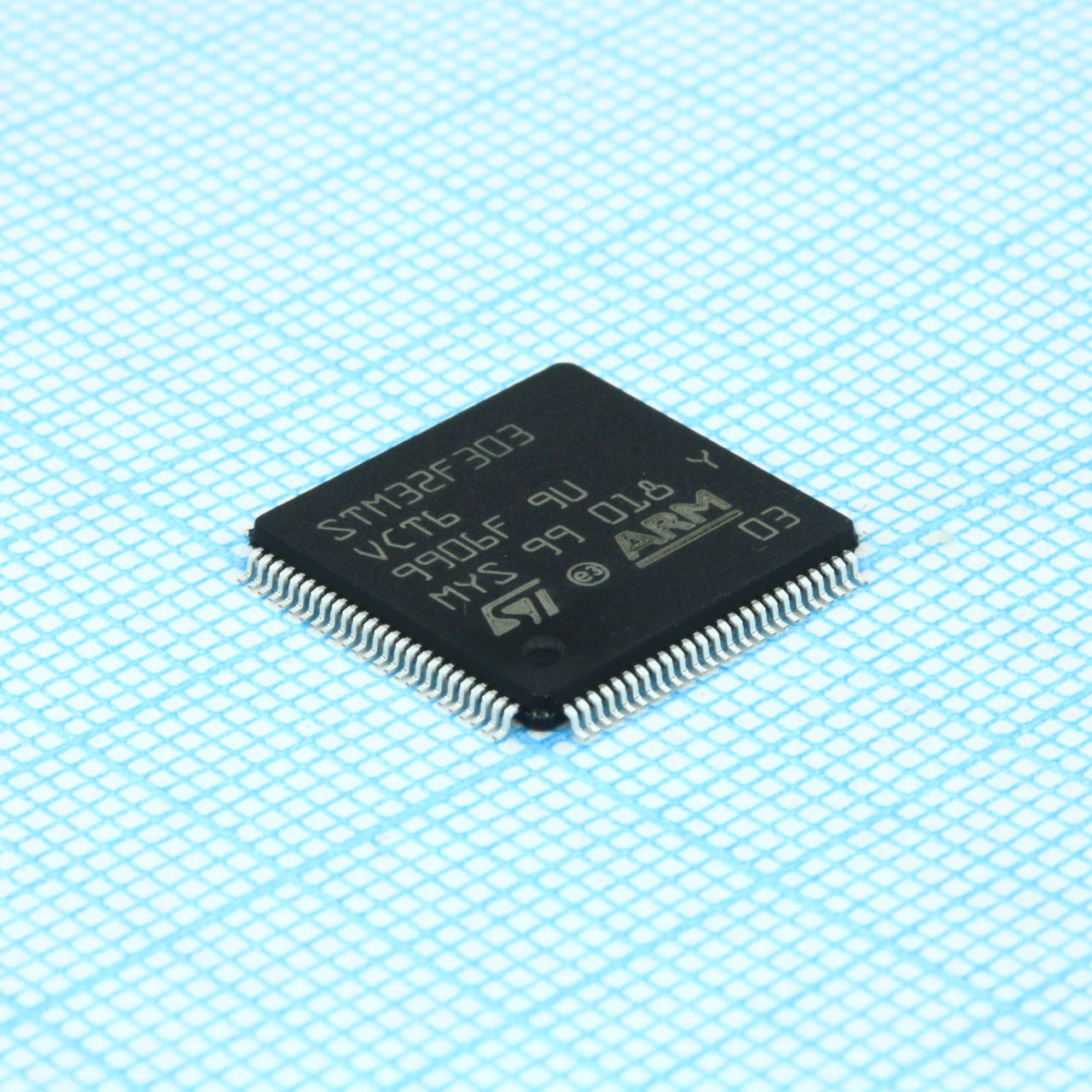 STM32F303VCT6 - ARMCortexM4 FPU, MPU, 72МГцб 256кб флэшб 48кб ОЗУ 2xCAN, USB FS, 4 АЦП 16бит 5 MSPS,2 ЦАП 12бит, 7компараторов