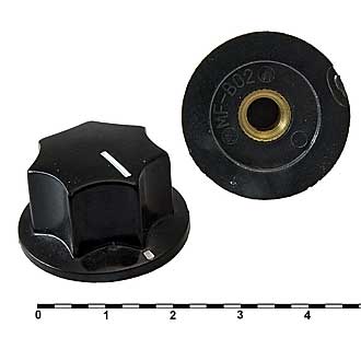 MF-B02 - Ручка управления на вал 6.4 мм, мет. втулка с винтом, чёрная, h=16, D=29, семиграниик с фланцем.