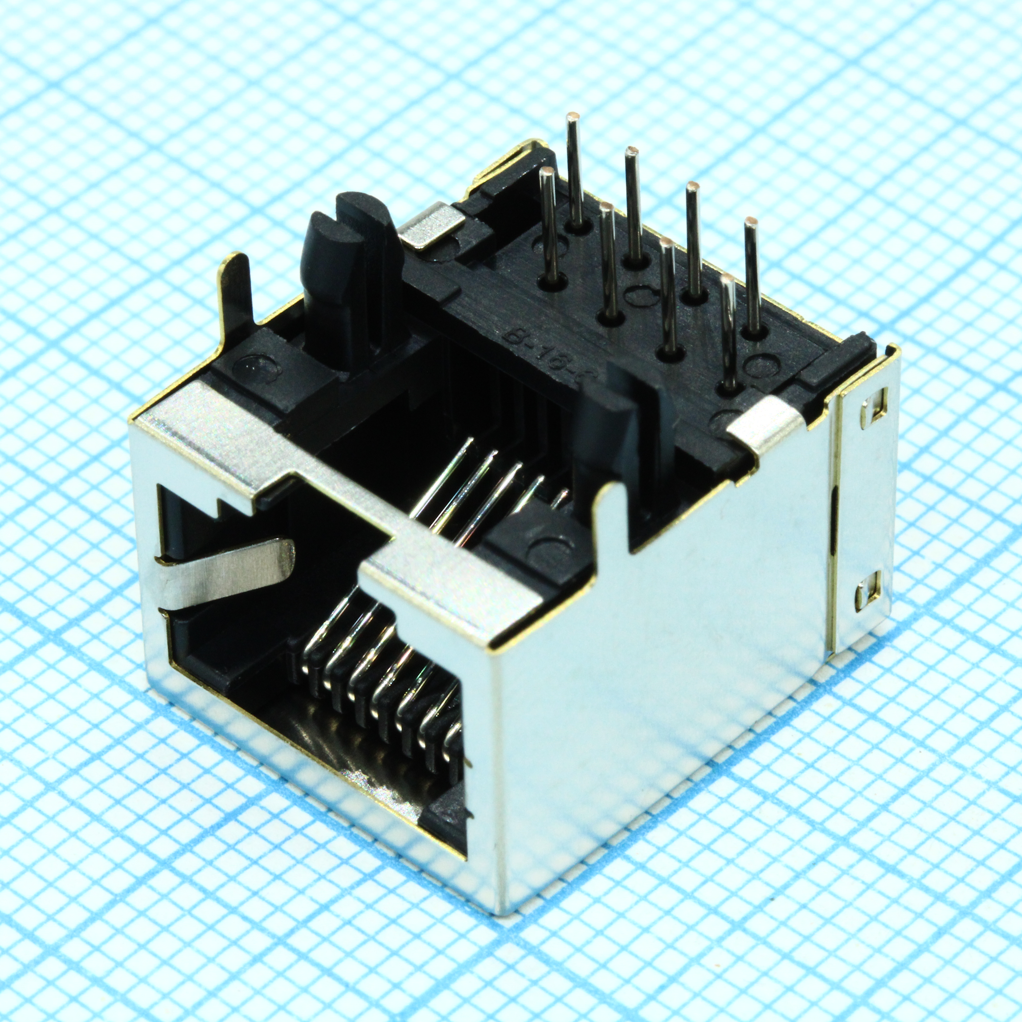 DS1126-S80BP - Розетка 8P8C (RJ45) на плату угловая полностью экранированная
