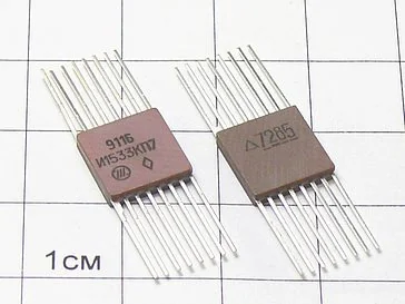 Микросхема И1533КП7
