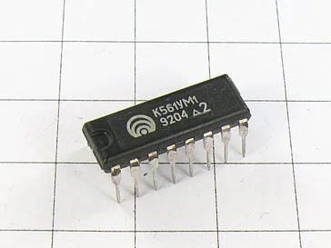 Микросхема К561УМ1