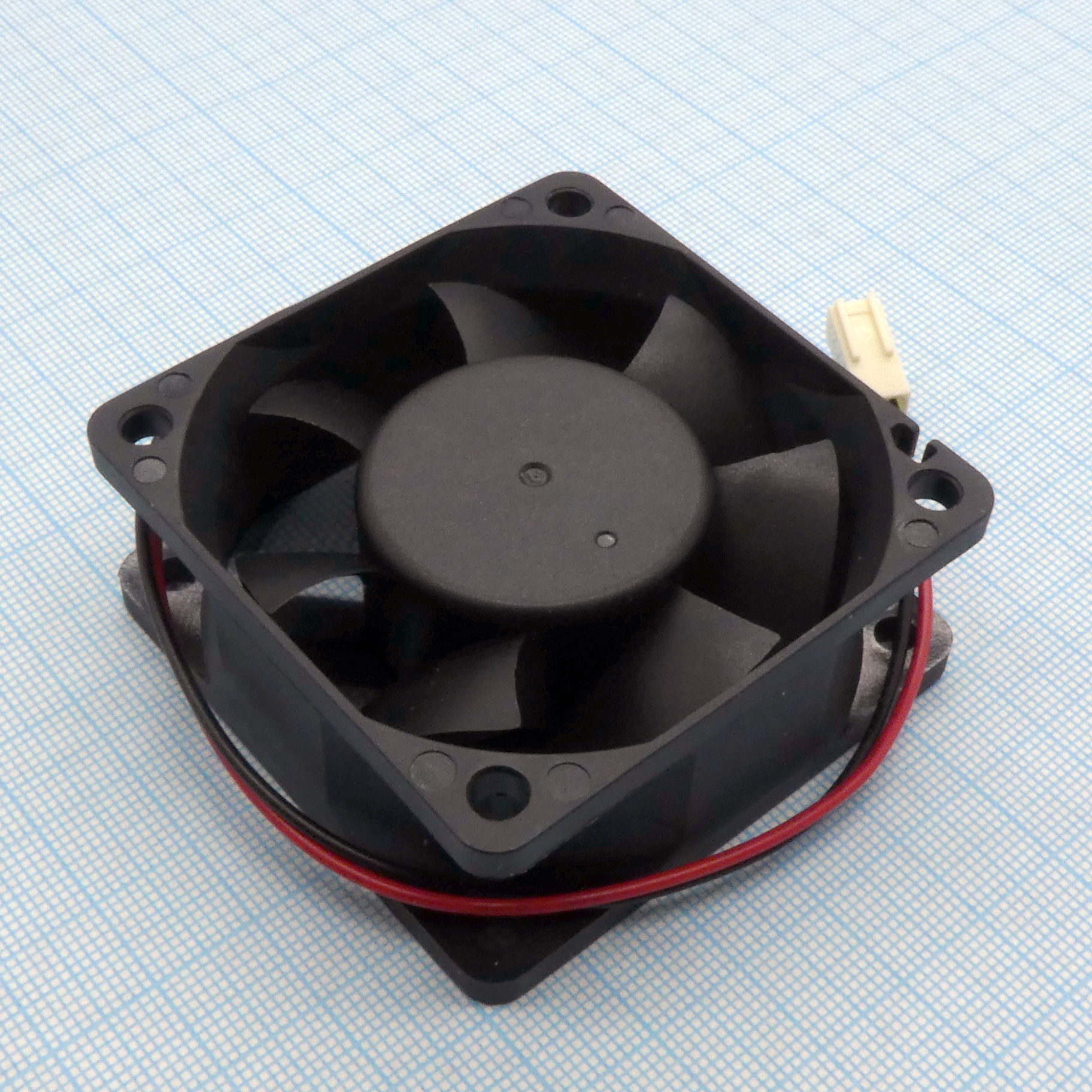 EC6025TH12B - Вентилятор 12В, 60х60х25мм, подшипник качения, 6500 об/мин