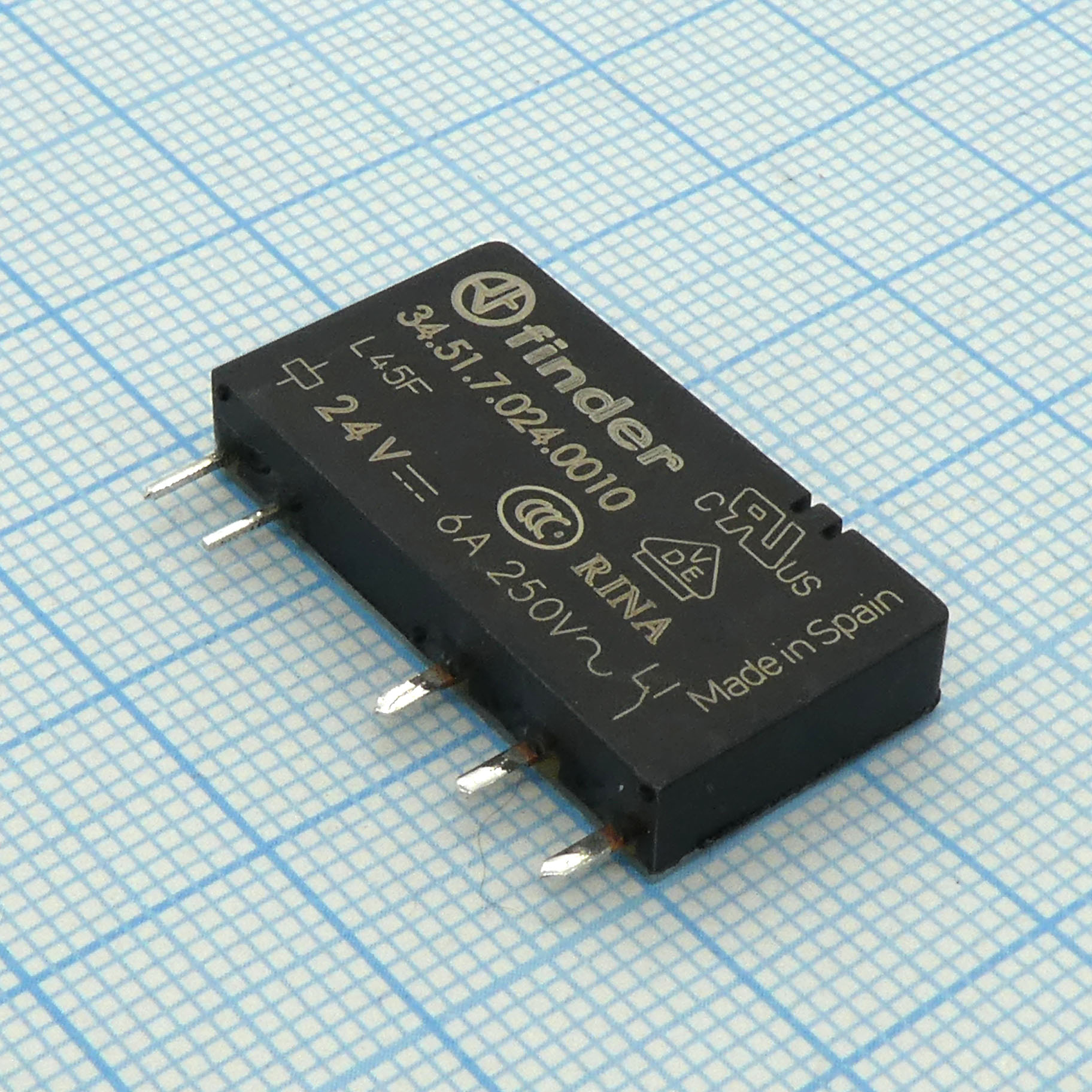 34.51.7.024.0010 - Ультратонкое электромеханическое реле; монтаж на печатную плату; 1CO 6A; контакты AgNi; катушка 24В DC (чувствит.); степень защиты RTII