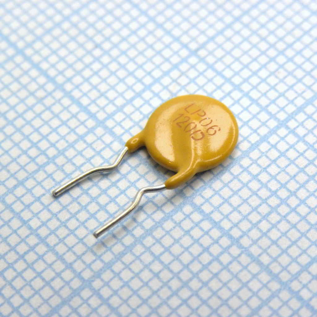 LP06- 120DF - Самовосстанавливающийся предохранитель PTC 1.2A(hold) 2A(trip) 6V 40A 0.6W 3.5s 0.08Ohm Radial 7.7 X 3 X 12.6mm Bag
