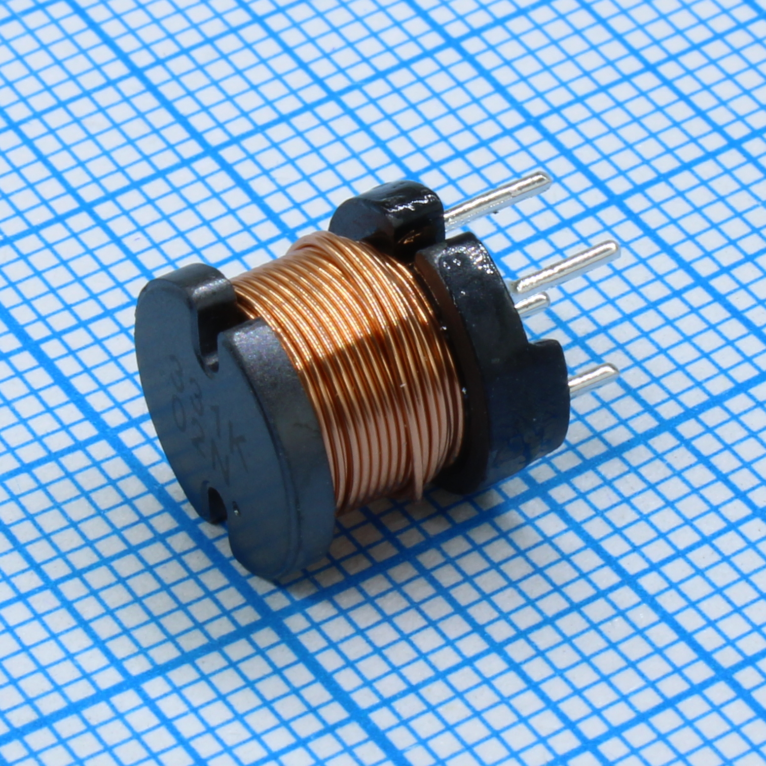 RCH110NP-331K - Силовая индуктивность 330uH ±10% 0.93A 0.52Om радиальная без магнитного экрана