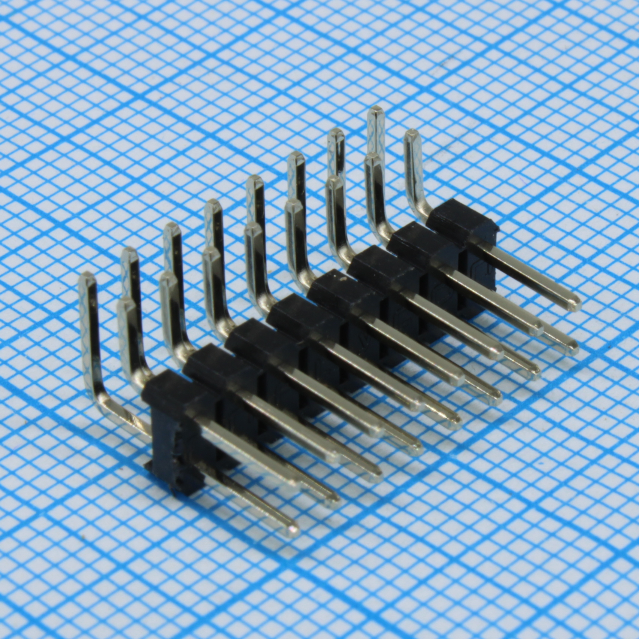 DS1022-2X8RF11-B - Соединитель штыревой, вилка на плату двухрядная угловая 16pin(2x8), шаг 2.54мм