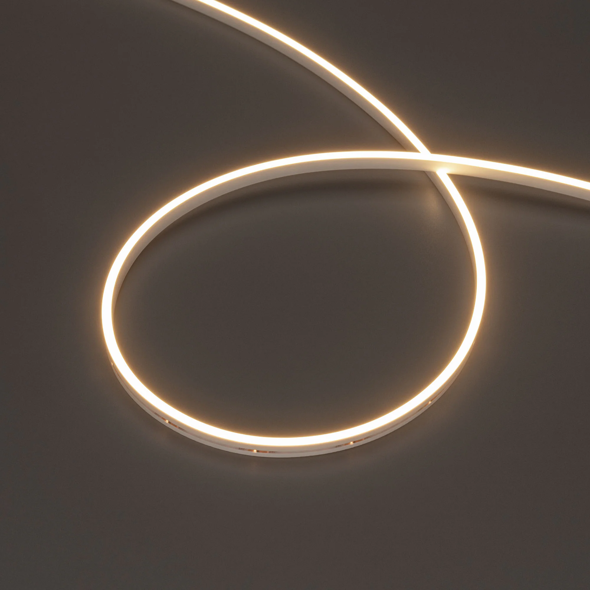 Лента герметичная MOONLIGHT-SIDE-M196-03x06mm 24V Warm3000 (7.2 W/m, IP54, 2216, 5m, wire x2) 039566 - Гибкая герметичная лента (неон серии MOONLIGHT), сечение 3х6 мм. Светодиоды SMD 2216 196 шт/м. Цвет свечения ТЁПЛЫЙ (3000 К), индекс цветопередачи CRI>9