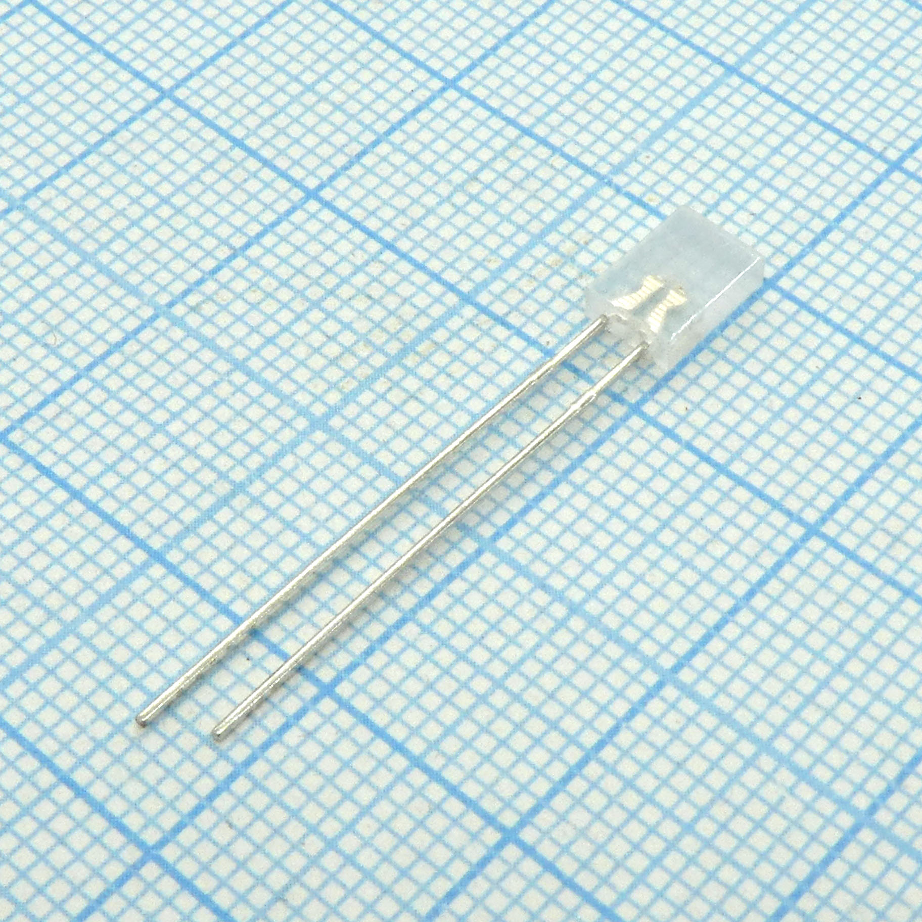 L-117GYWT - Светодиод 2х5мм/зеленый/568нм/5-8мкд/ - желтый/588нм/3-6мкд/белый матовый/110°