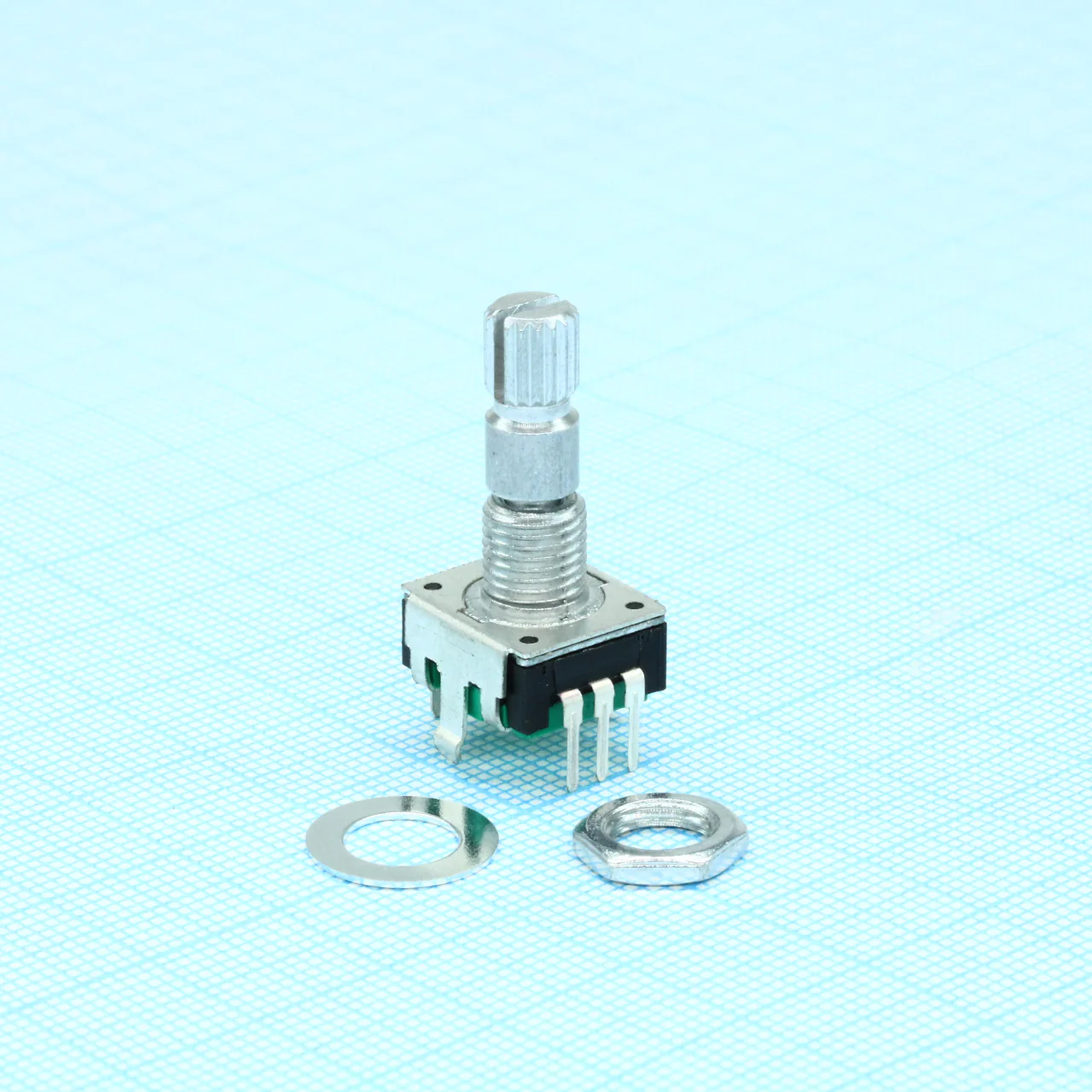 PEC11R-4220K-S0024 - Энкодер PEC11, 24 щелчка, 24 импульса, металлический вал с насечкой 20мм, с кнопкой, горизонтальные выводы,крепление на гайку 7мм