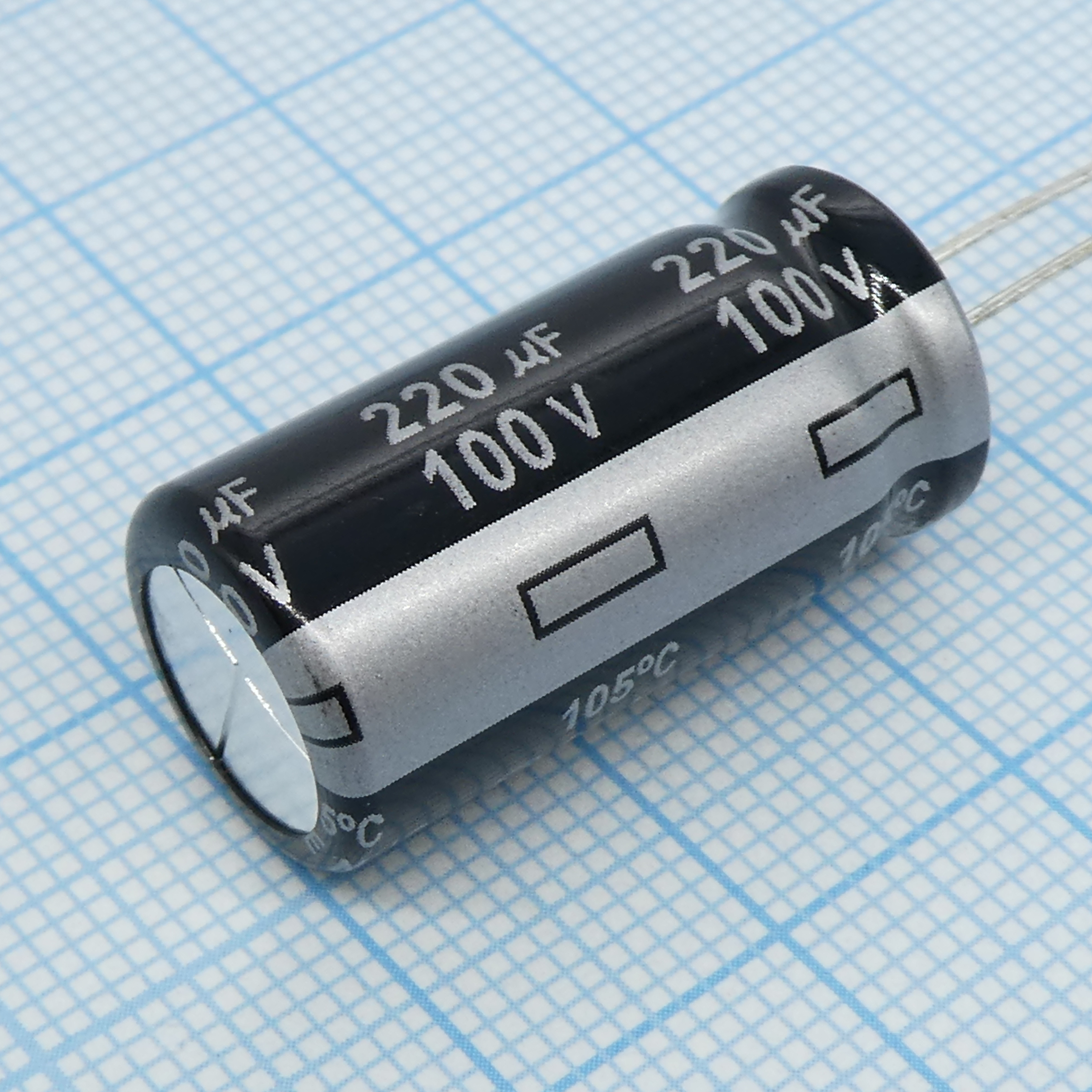 ECA2AHG221 - Конденсатор алюминиевый электролитический 220мкФ 100В  ±20% (12.5 х 25мм) радиальные выводы 5мм 440мА 2000час 105°С россыпь