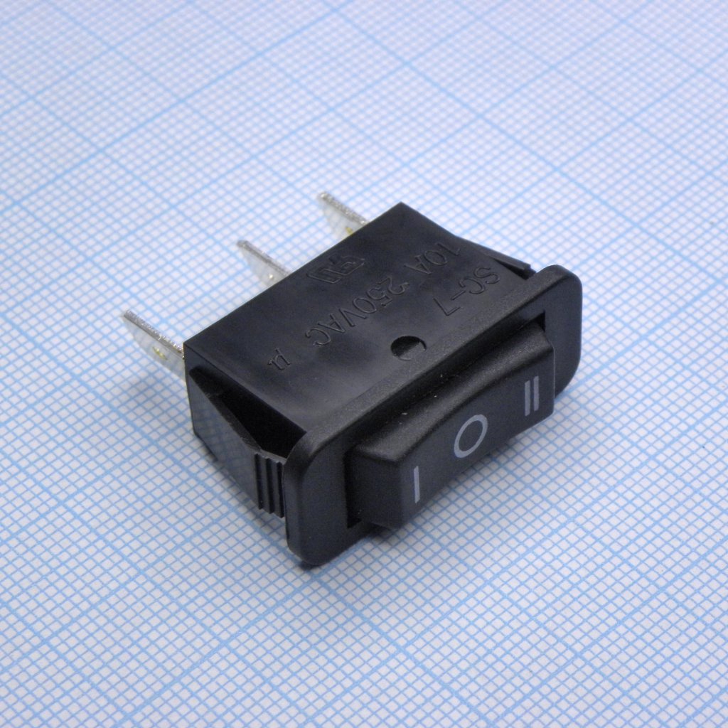 DS SC-7A (ON)-OFF-(ON) черн. - 3 положения клавиши (самовозврат из крайних положений), 1 группа контактов на переключение, 250V 10A, ширина контактов 6.3мм