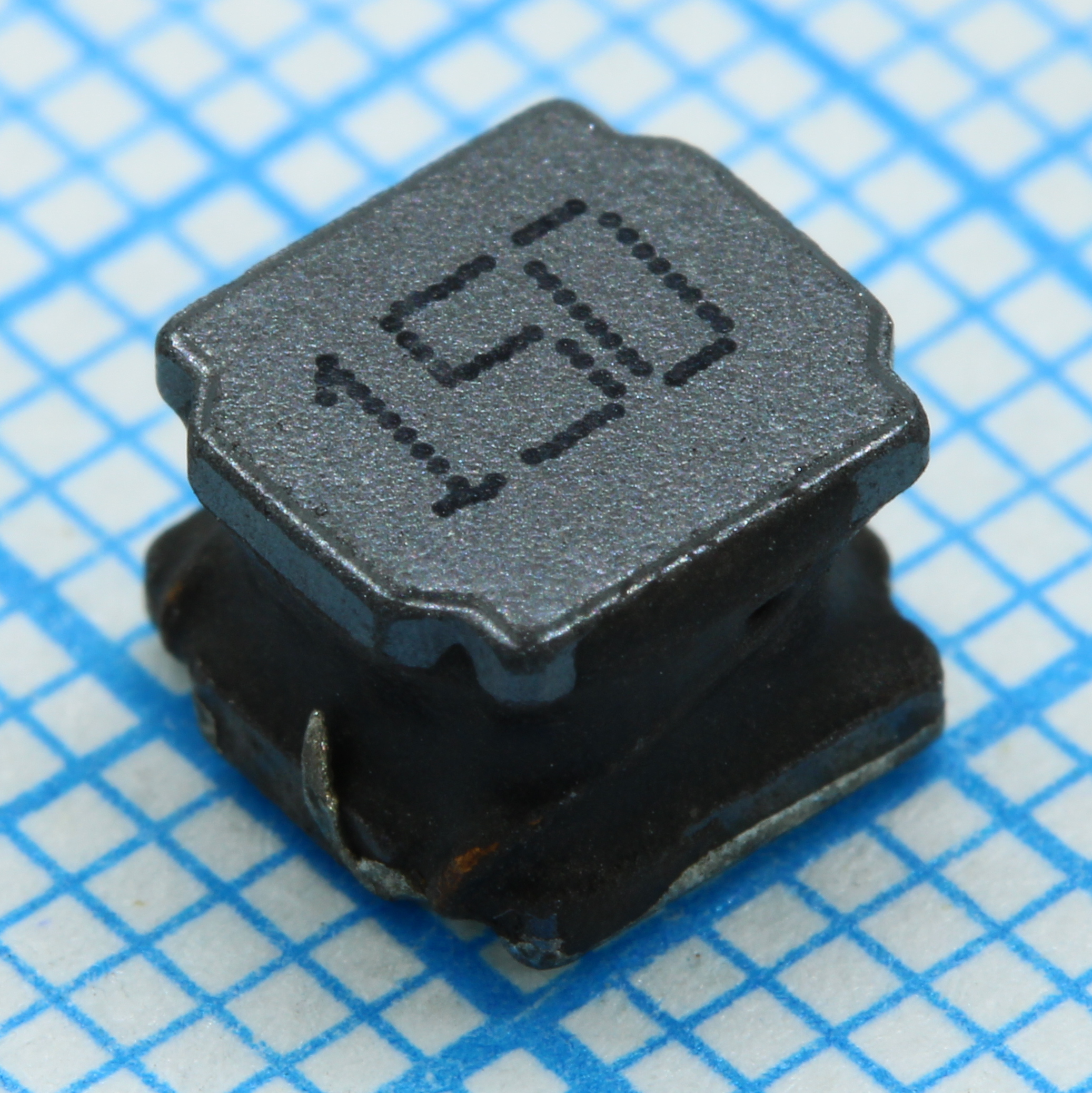 SRN6045TA-4R7M - Индуктивность SMD силовая полуэкранированная проволочная 4.7мкГн ±20% 1МГц 15Q-Фактор феррит 4.5A 26мОм по постоянному току 2424 автомобильного применения