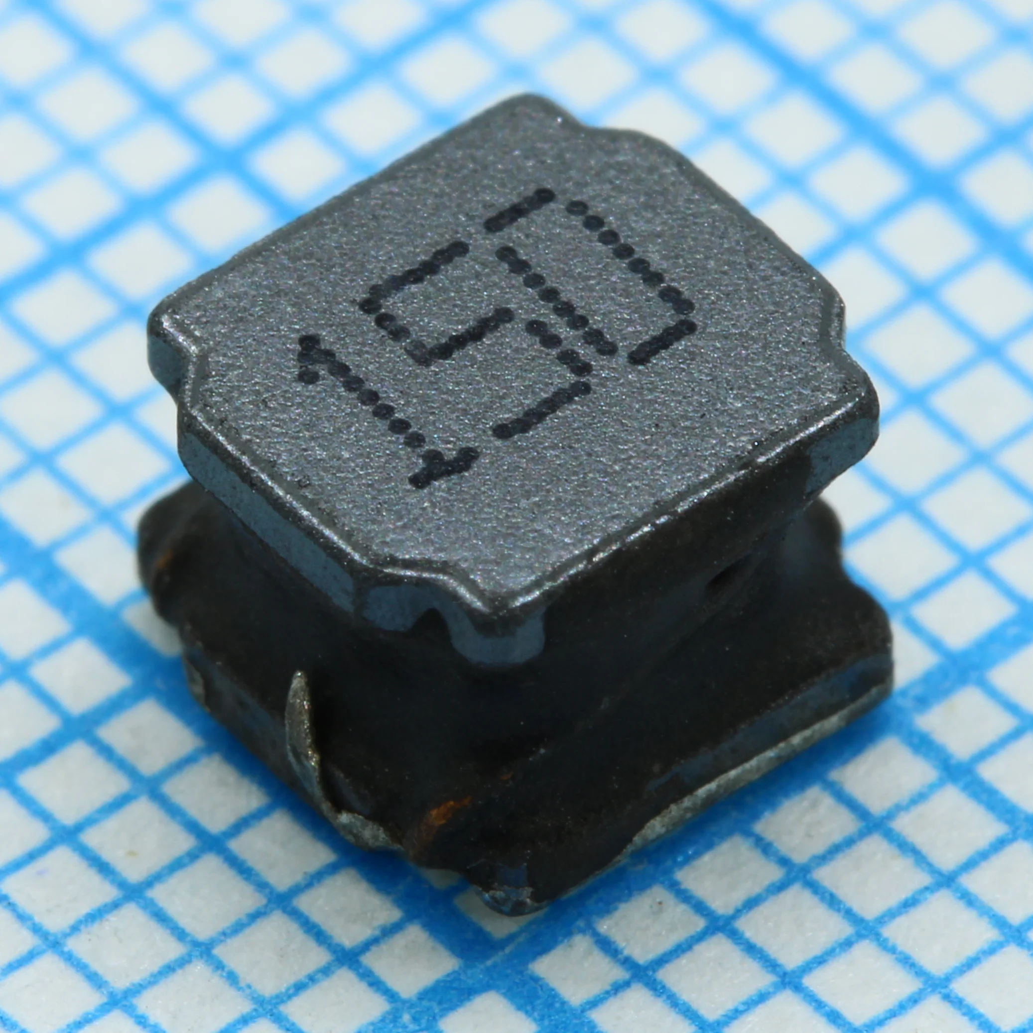 SRN6045TA-4R7M - Индуктивность SMD силовая полуэкранированная проволочная 4.7мкГн ±20% 1МГц 15Q-Фактор феррит 4.5A 26мОм по постоянному току 2424 автомобильного применения