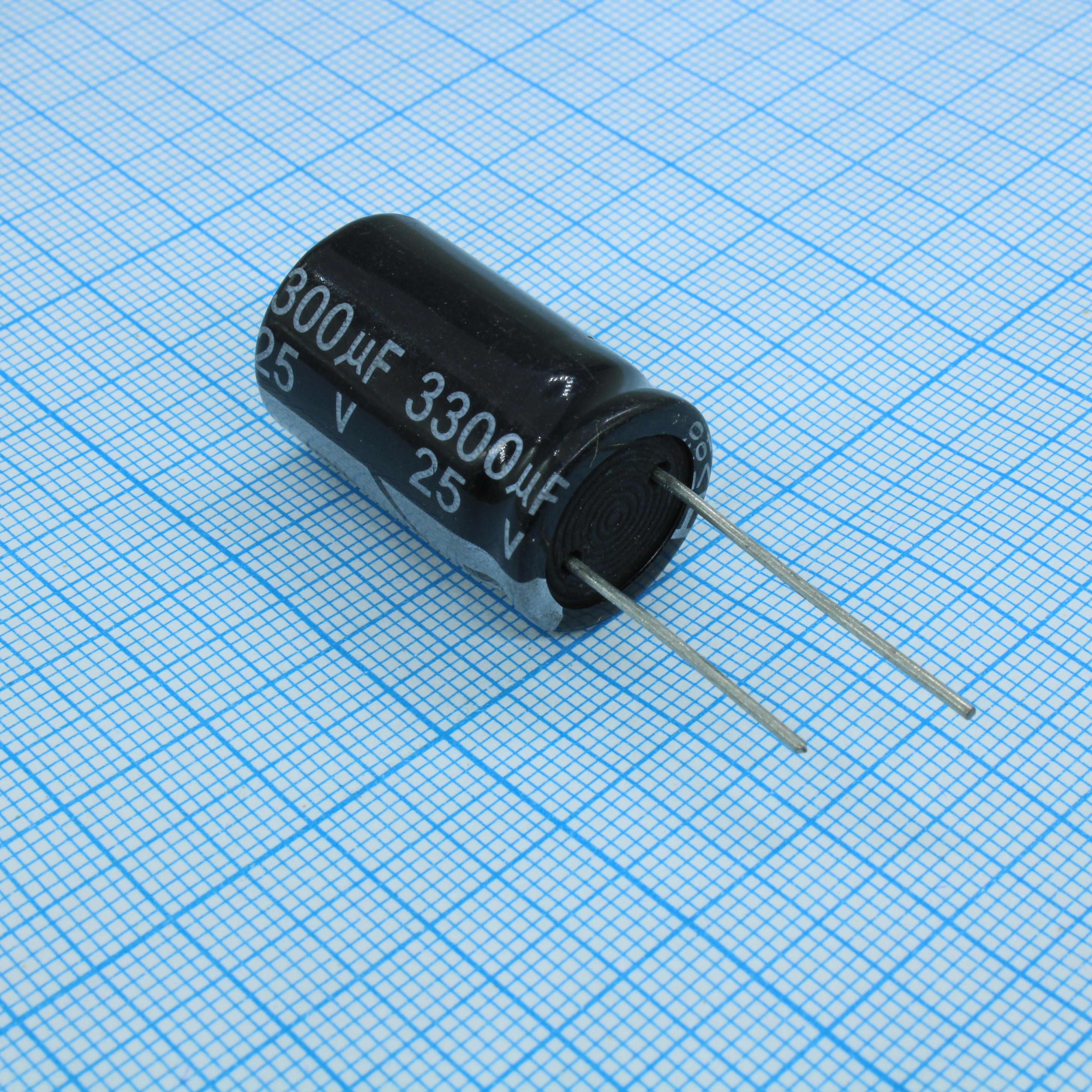 KM332M1EBKJ1625VBK - Конденсатор алюминиевый электролитический 3300мкФ 25В ±20% (16х25мм) радиальный 7.5мм 1250мА 2000часов 105°C россыпь