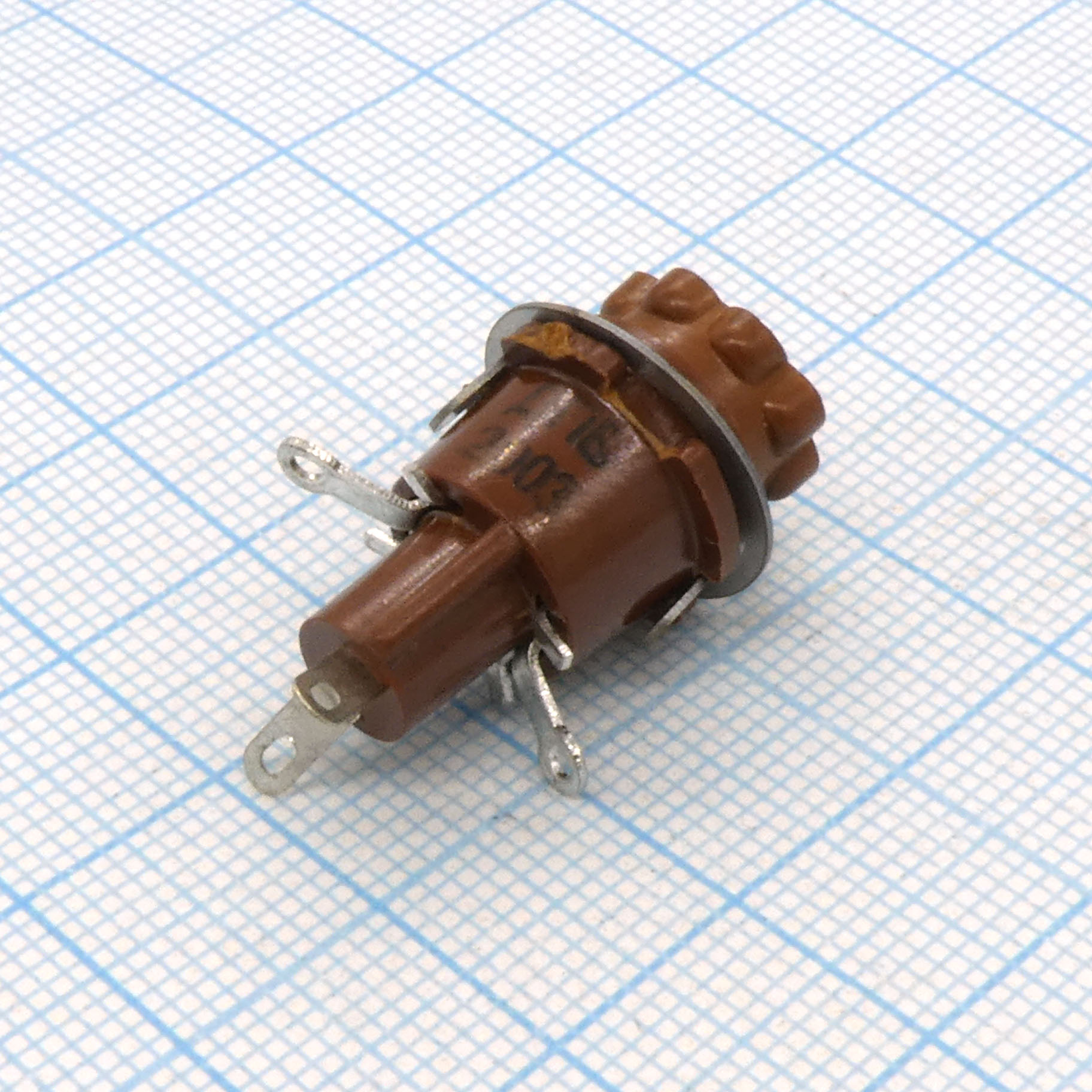 ДПБ - Держатель предохранителя  4х15, карболит