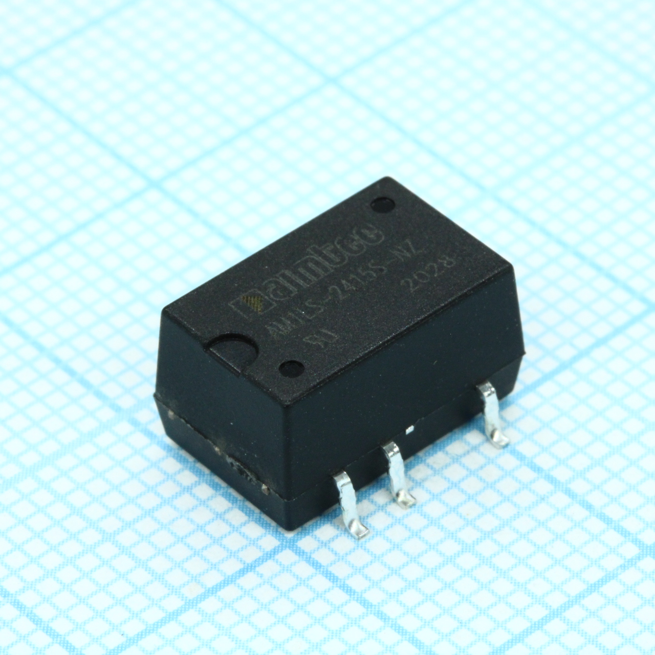 AM1LS-2415S-NZ - DC/DC, 1Вт, вход 21.6…26.4В, выход 15В/0.067А, изоляция 1500В DC, КПД 81%, максимальная емкостная нагрузка не более 220мкФ, для поверхностного монтажа, 12.7x11.2x7.25мм, -40…105°C, пластик