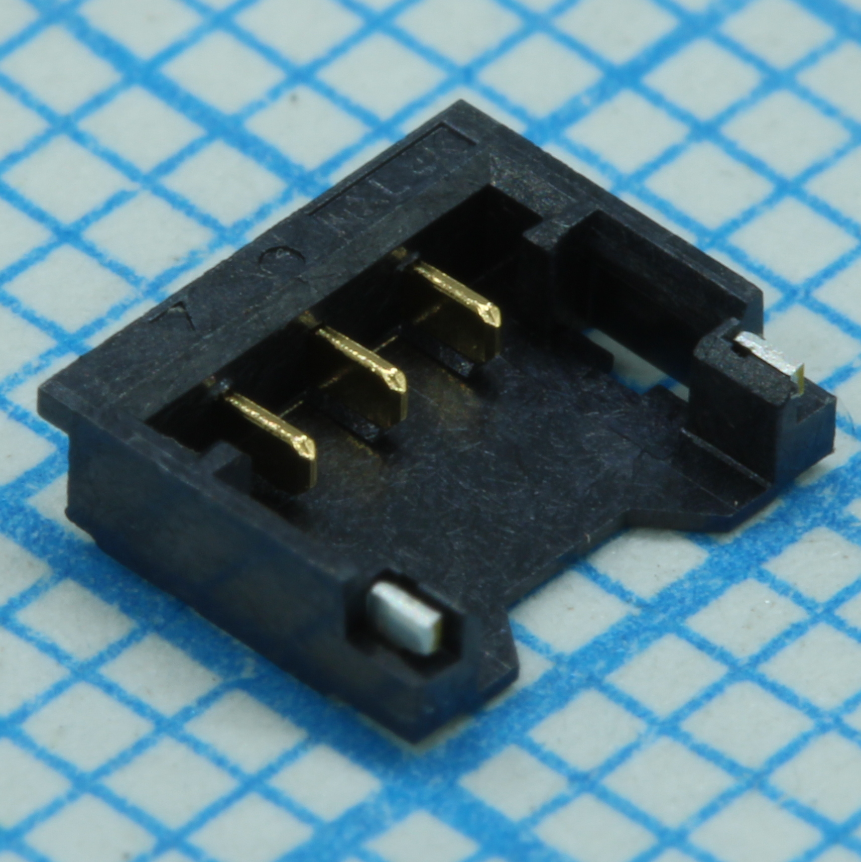 781710003 - Разъем провод-плата HDR 3 контакта шаг 1.2мм SMD серия Pico-EZmate лента на катушке