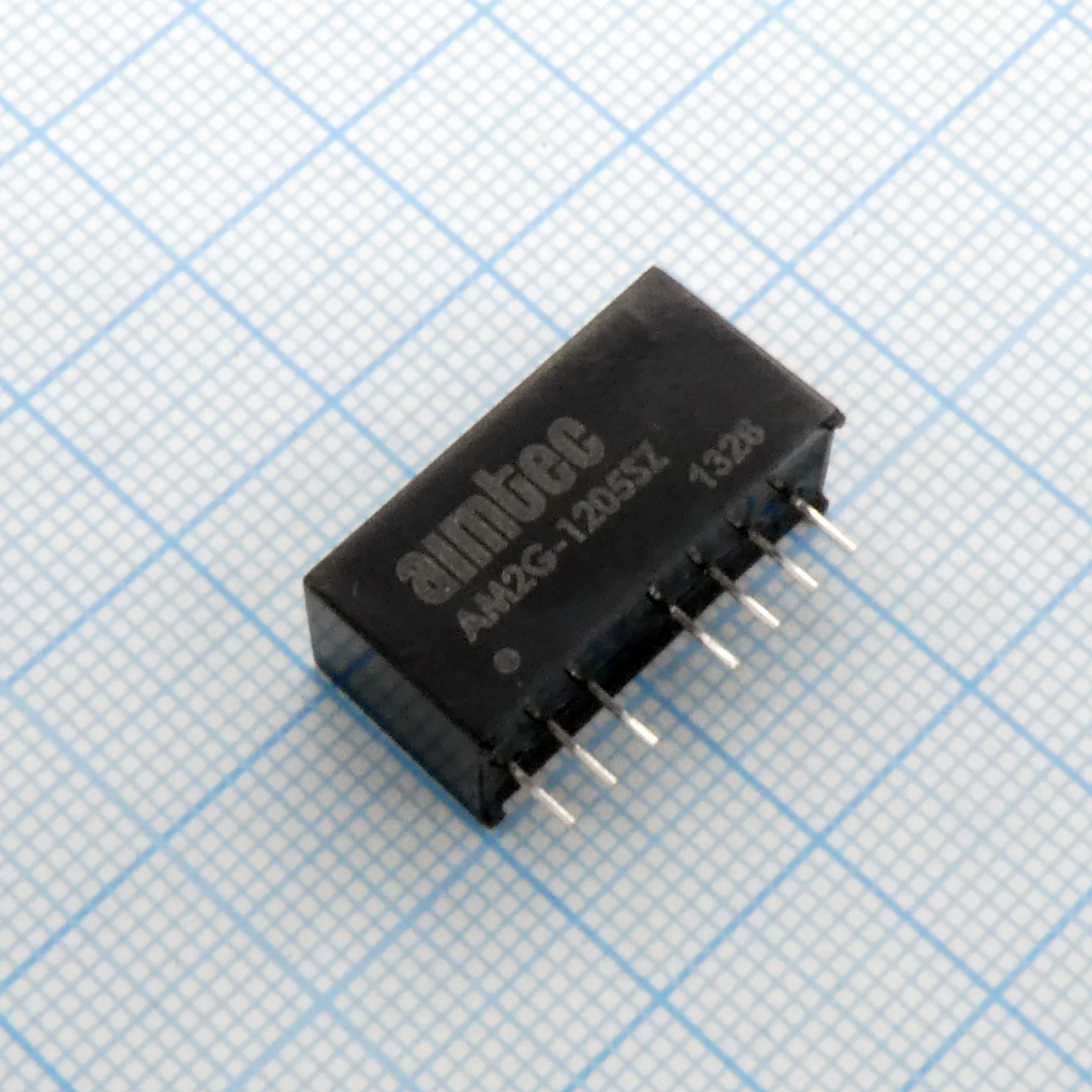AM2G-1205SZ - DC/DC, 2Вт, вход 9…18В, выход 5В/0.4А, изоляция 1000В DC, КПД 77%, максимальная емкостная нагрузка не более 3300мкФ, вход On/Off, SIP8, 21.85x9.2x11.1мм, -40…85°C, пластик