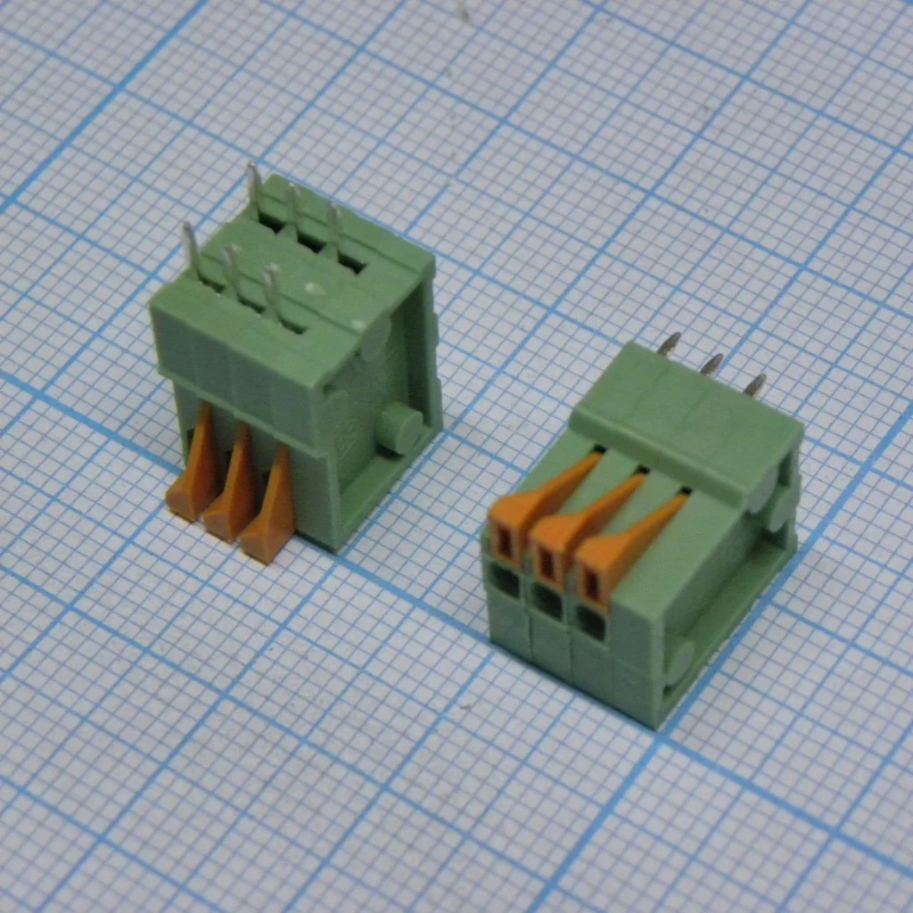 DG141V-2.54-03P-14-00A(H) - Нажимной безвинтовой клеммный блок 3 контакта. Зажим типа торцевой контакт. Серия DG141V-2.54