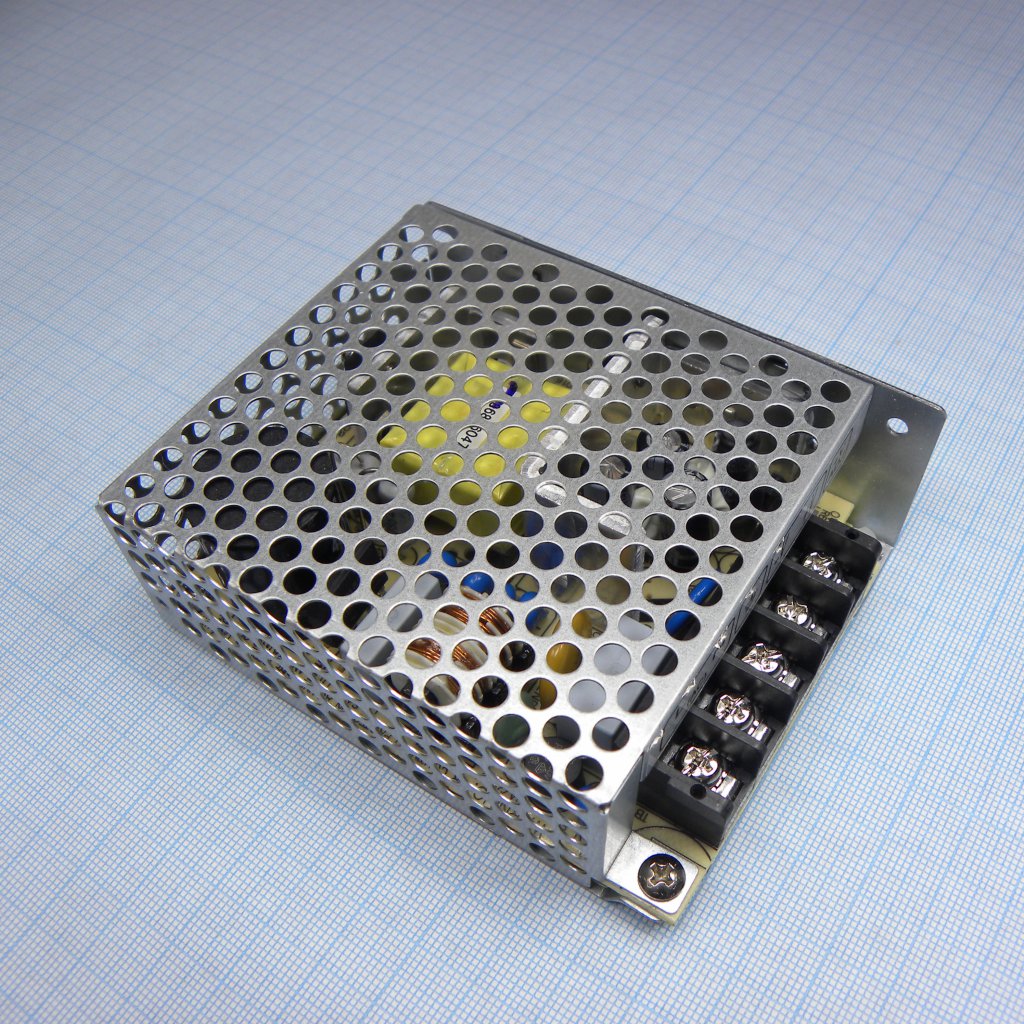 RS-35-15 - AC-DC, 36Вт, вход 85…264В AC, 47…63Гц / 120…370 В DC, выход 15В/2.4A, рег. вых ±10% , изоляция 3750В AC, в кожухе 99х82х30мм, -30…+70°С