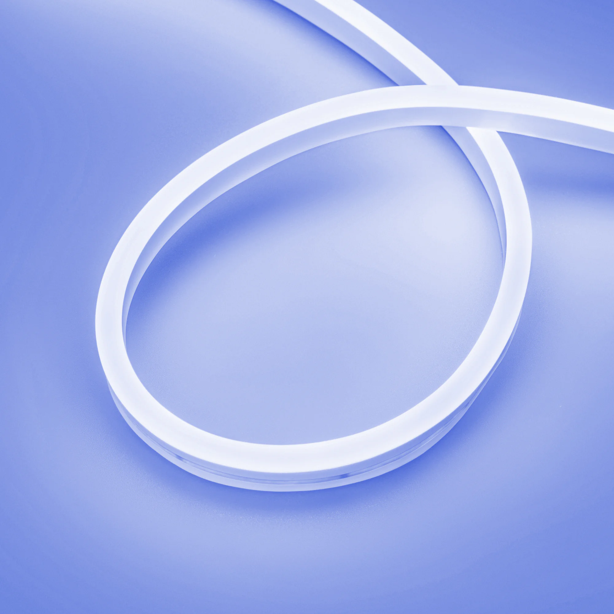 Лента герметичная AURORA-PS-A120-16x8mm 24V Blue (10 W/m, IP65, 2835, 5m) 036691 - Гибкий неон AURORA в силиконовой оболочке. Светодиоды SMD2835, 120 шт-м, цвет СИНИЙ. Сечение 16х8 мм, горизонтальный (боковой) изгиб, IP65, шаг резки 8.33 мм, мощность 10 В