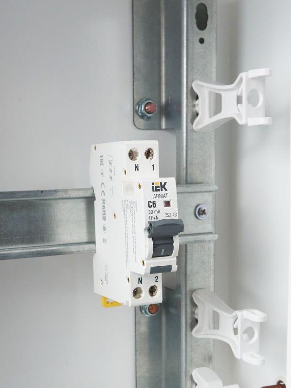 Выключатель автоматический дифференциального тока 2п (1P+N) C 6А 30мА тип AC АВДТ B06S 18мм ARMAT AR-B06S-1N-C06C030