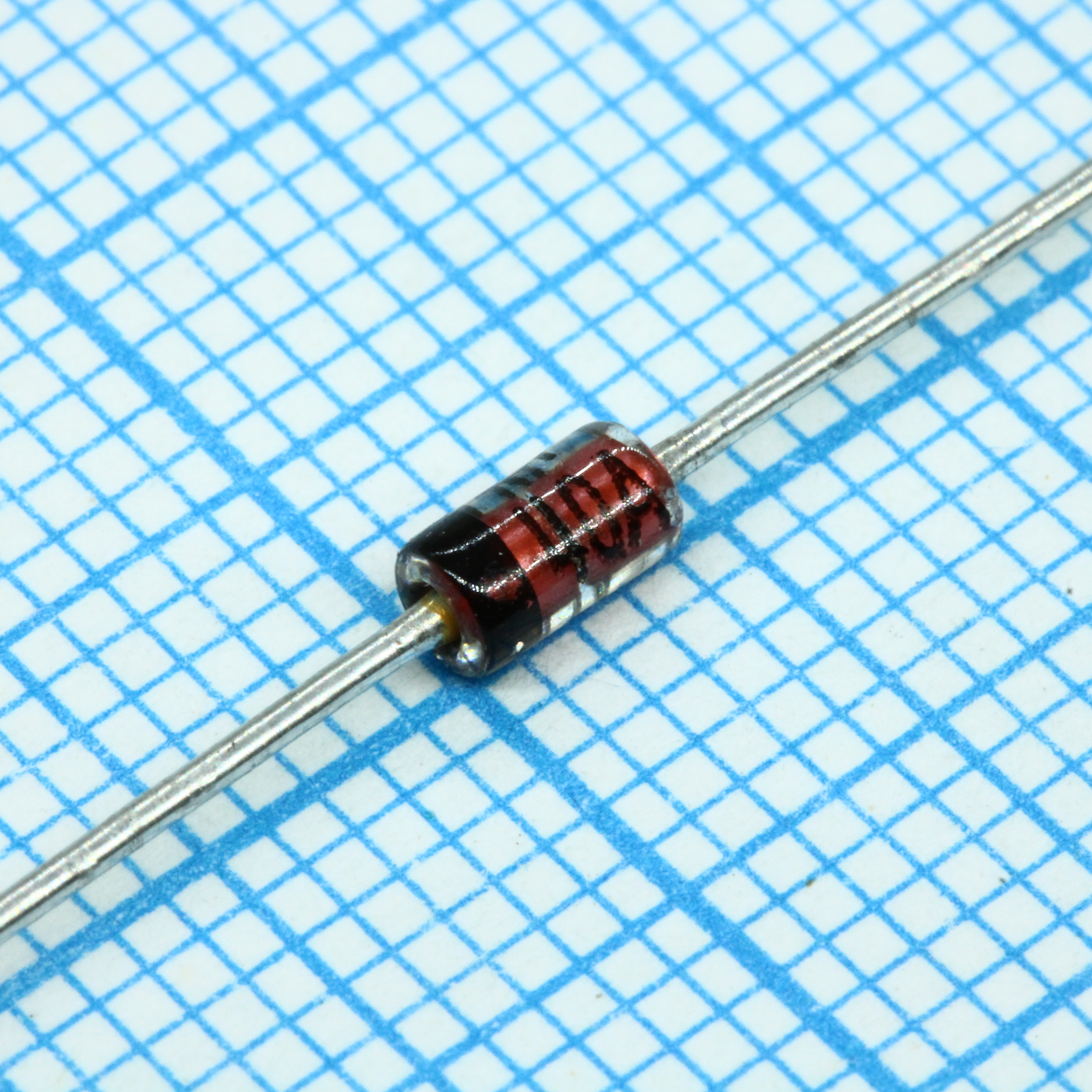1N4740A   (10V) - Стабилитрон 1.0Вт 10В